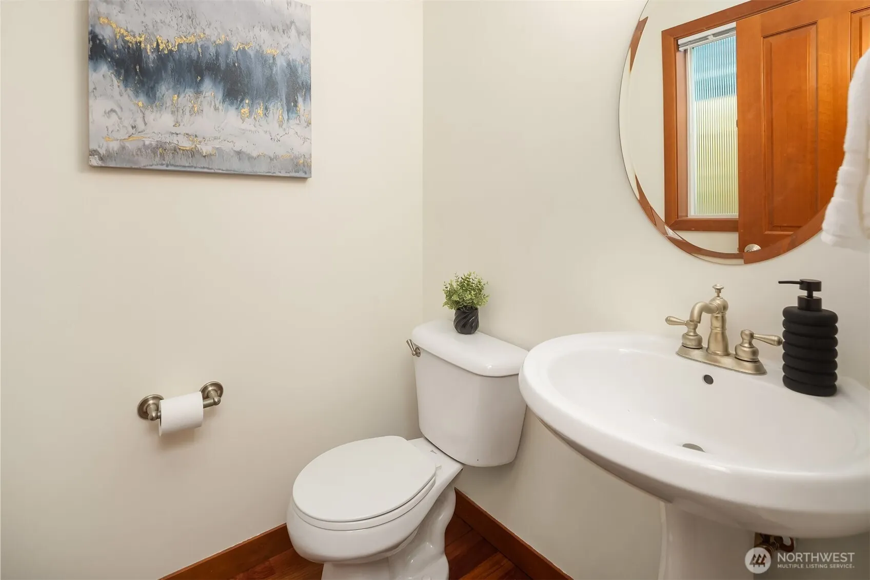 1915 9th Avenue W, Seattle, WA 98119