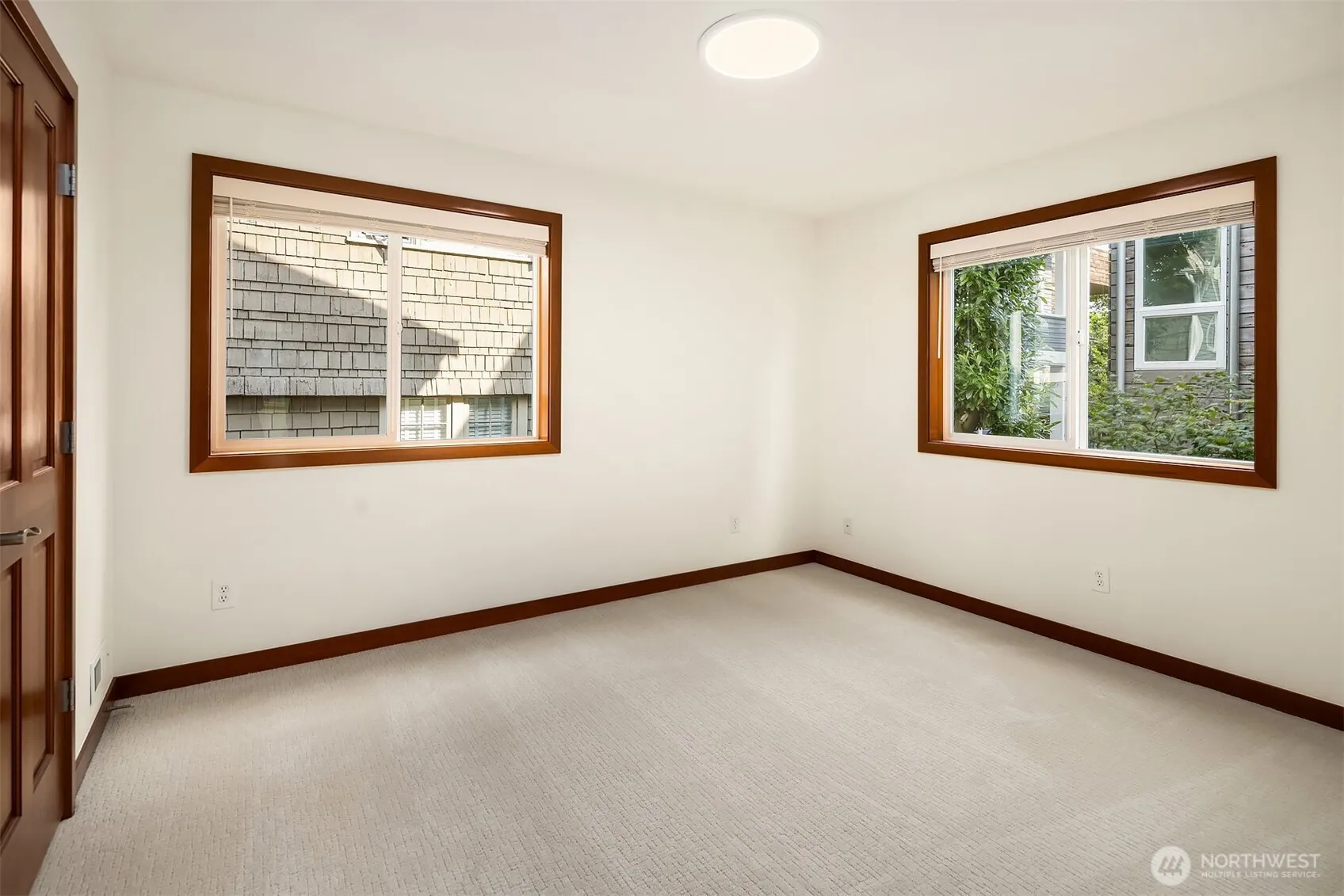 1915 9th Avenue W, Seattle, WA 98119