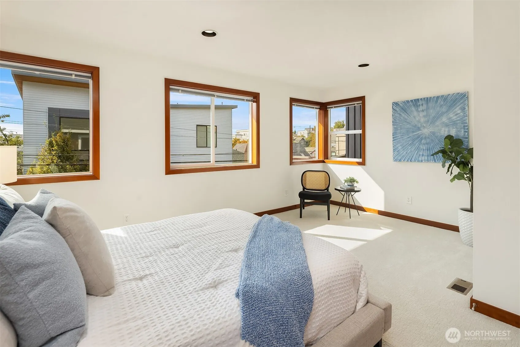 1915 9th Avenue W, Seattle, WA 98119
