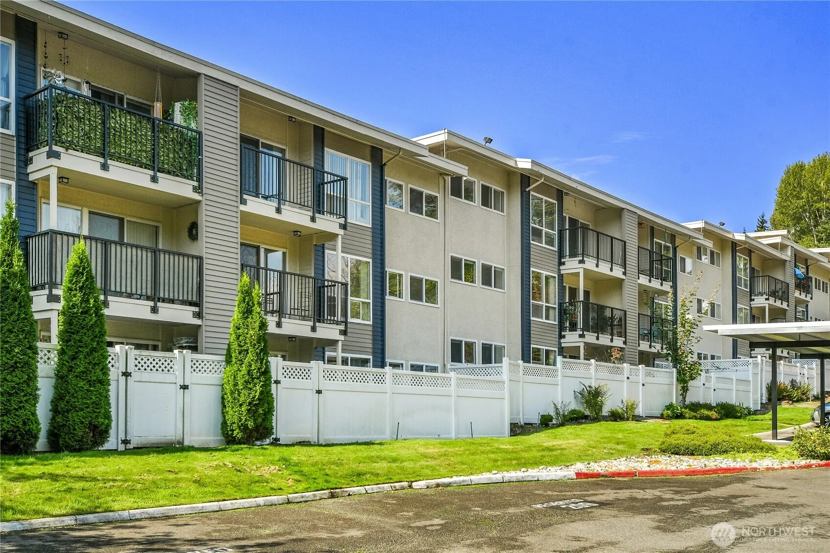 12701 NE 9th Place #D206, Bellevue, WA 98005