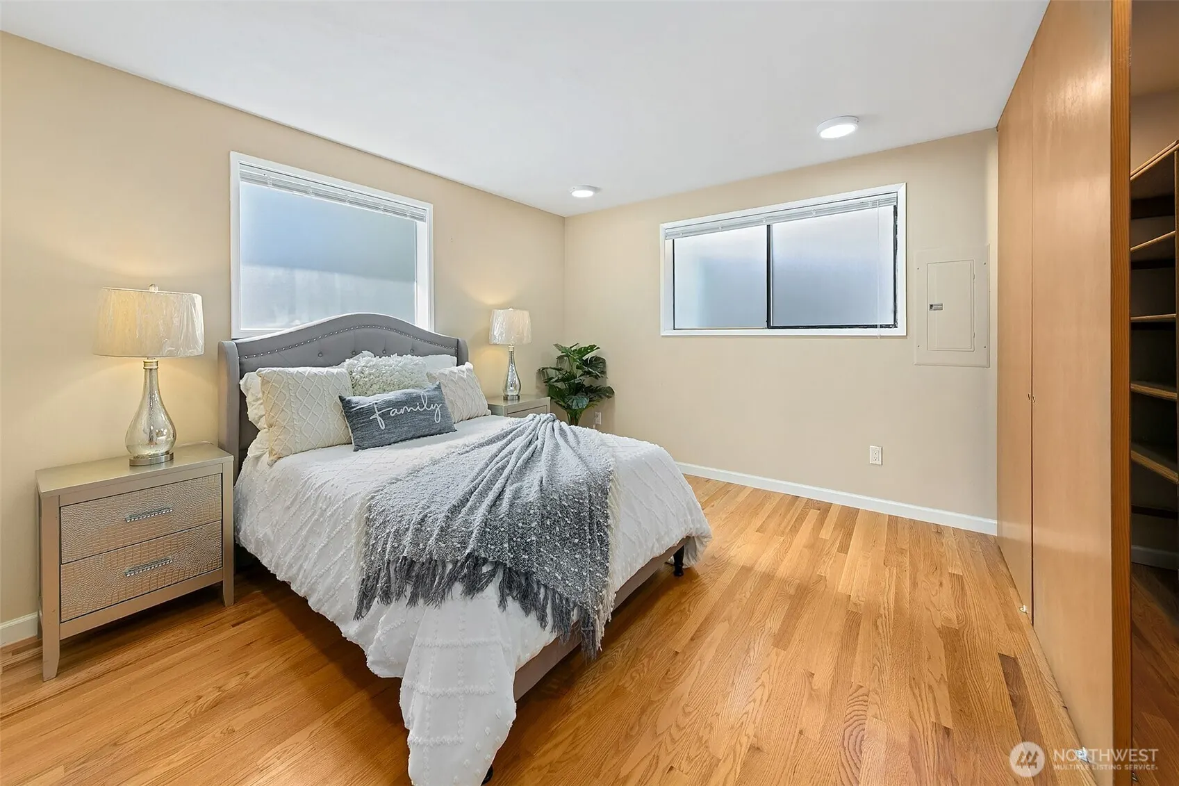 9003 NE Juanita Lane , Kirkland, WA 98034