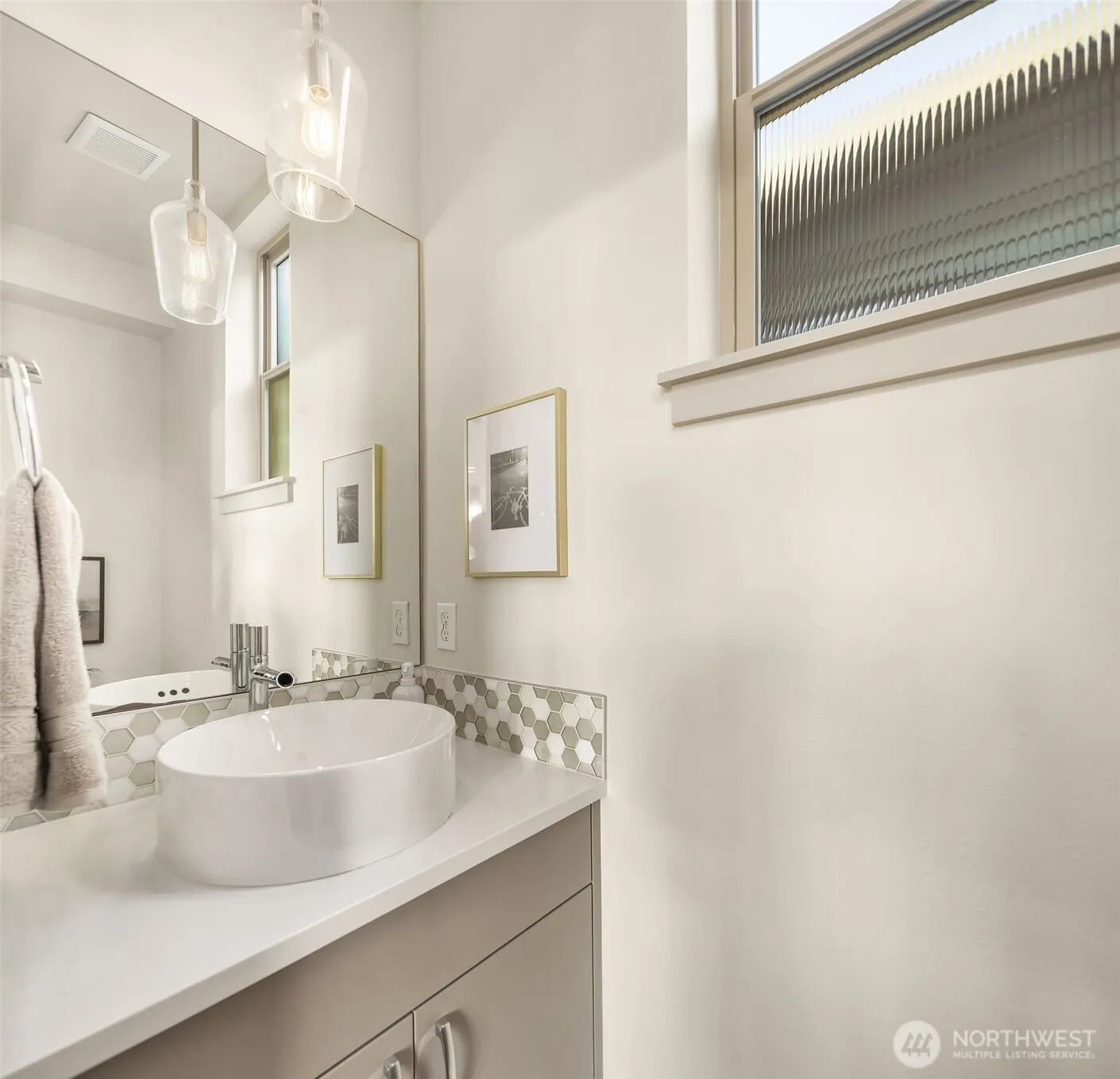 1704 E Marion Street , Seattle, WA 98122