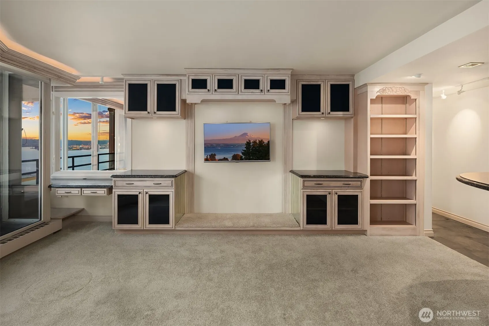2125 1st Avenue #1205, Seattle, WA 98121