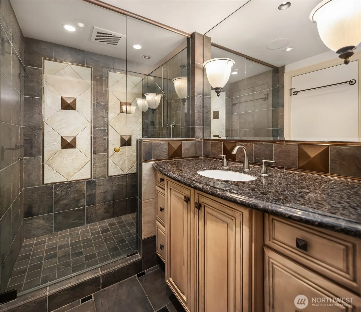 2125 1st Avenue #1205, Seattle, WA 98121