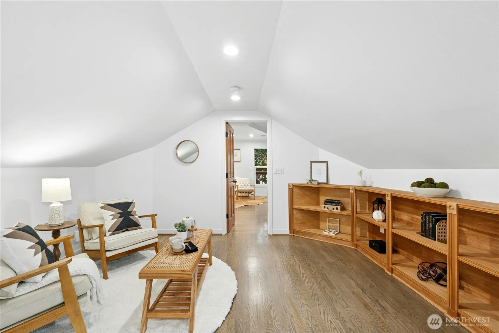 12506 Holmes Point Drive NE, Kirkland, WA 98034-5732