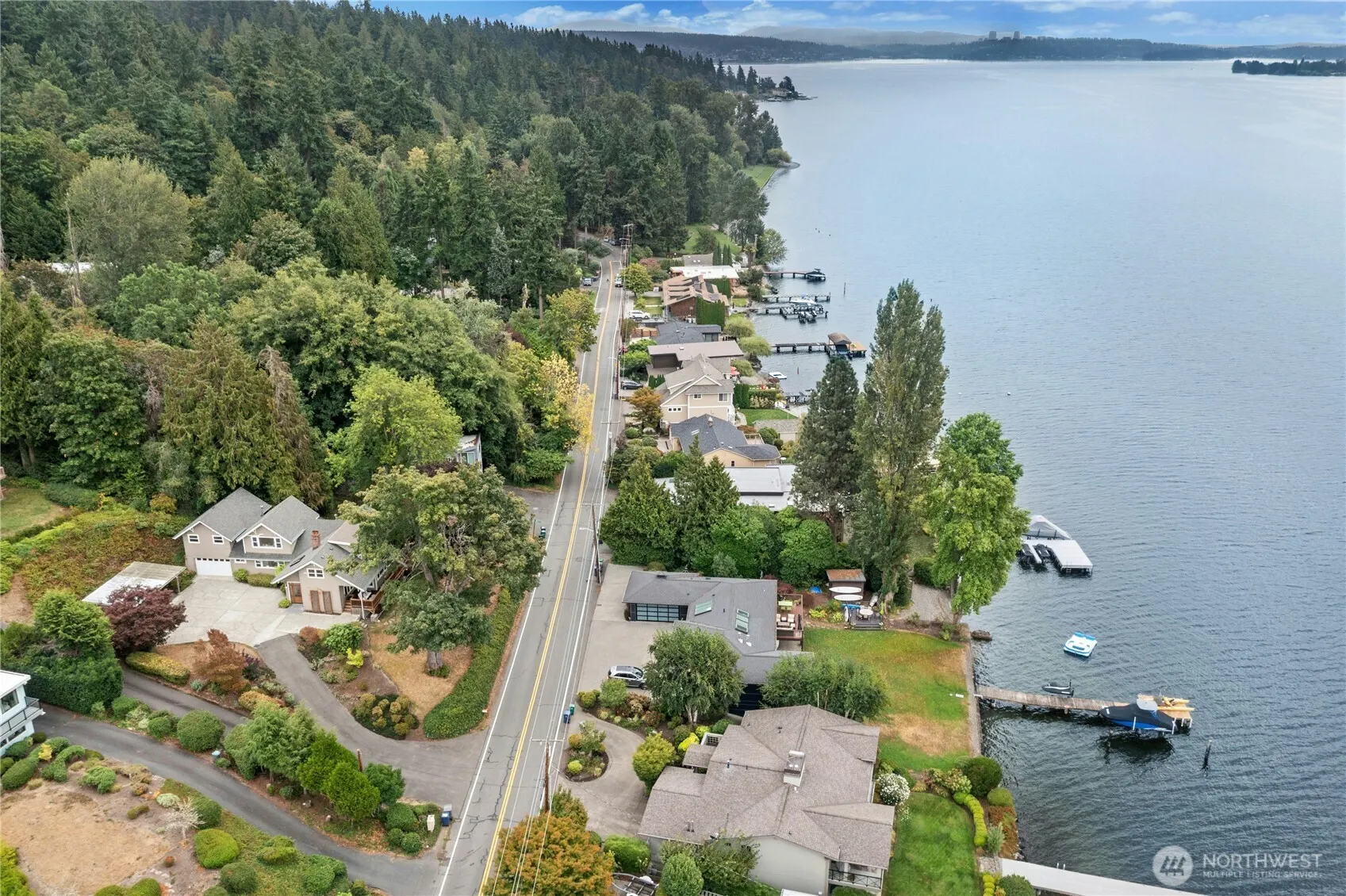 12506 Holmes Point Drive NE, Kirkland, WA 98034-5732