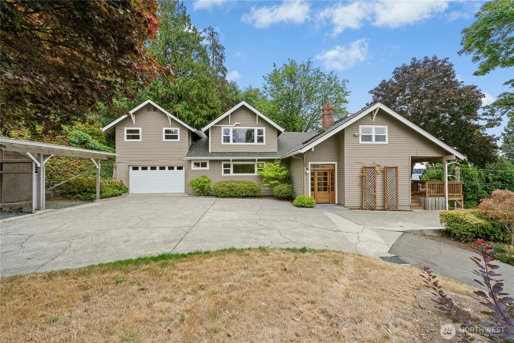 12506 Holmes Point Drive NE, Kirkland, WA 98034-5732