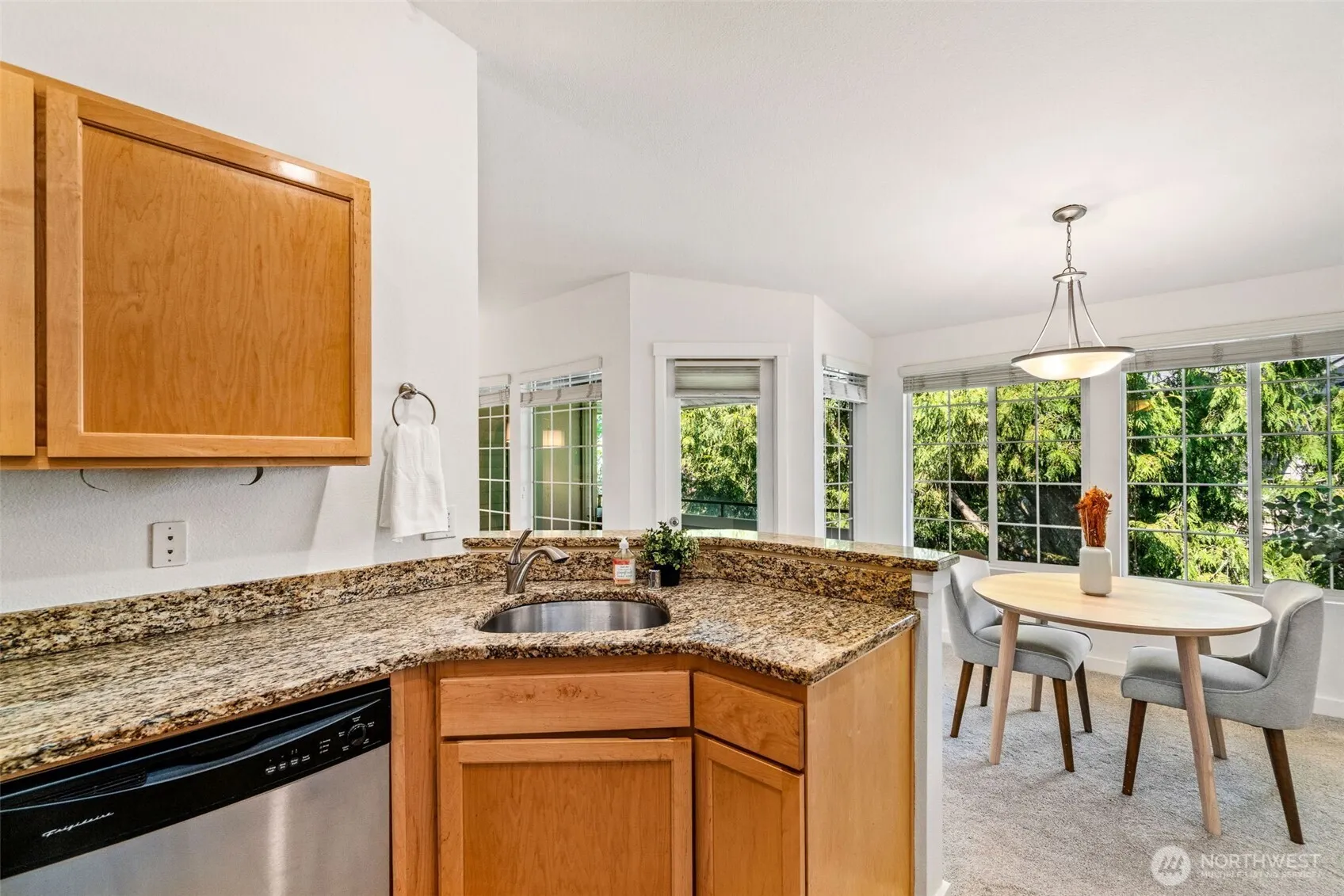 9822 NE 122nd Street #U302, Kirkland, WA 98034