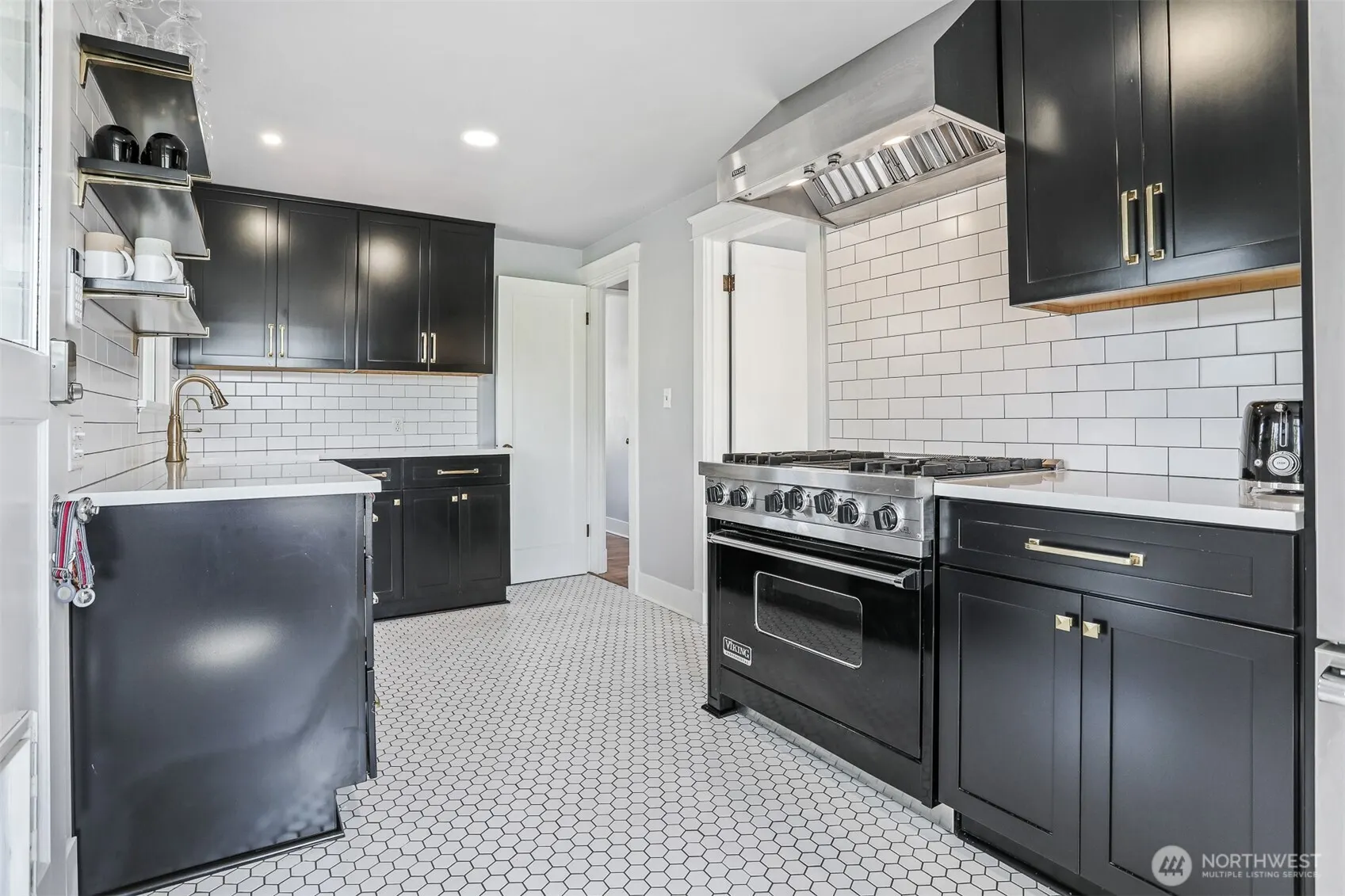 2617 32nd Avenue W, Seattle, WA 98199