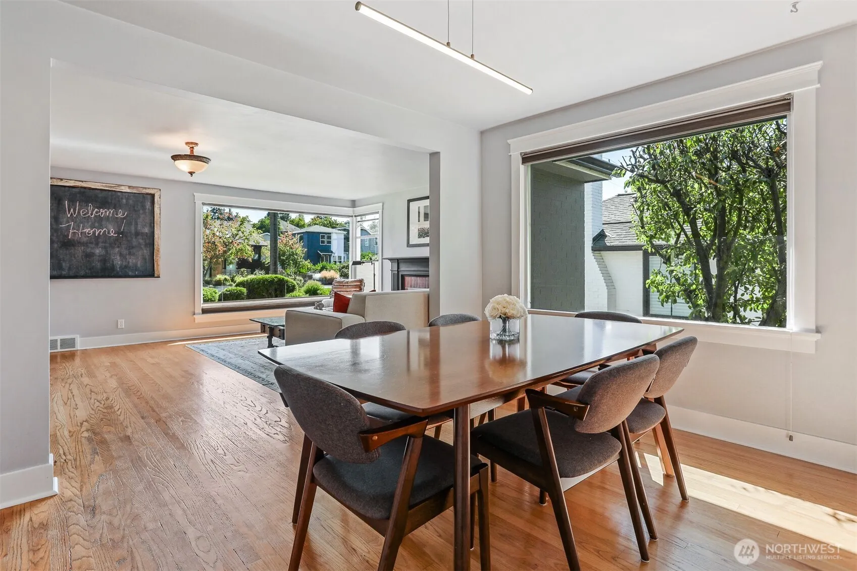 2617 32nd Avenue W, Seattle, WA 98199