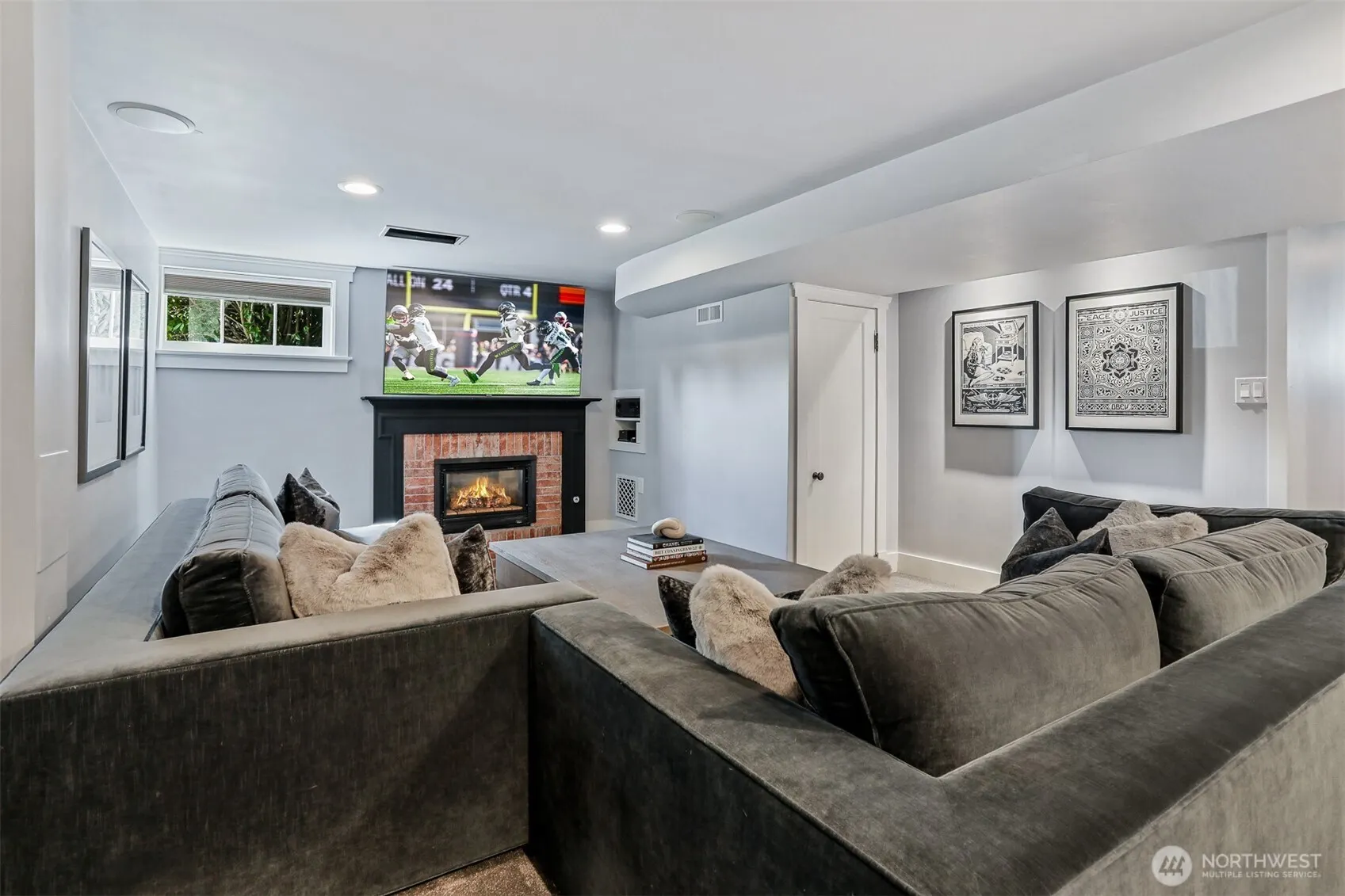 2617 32nd Avenue W, Seattle, WA 98199