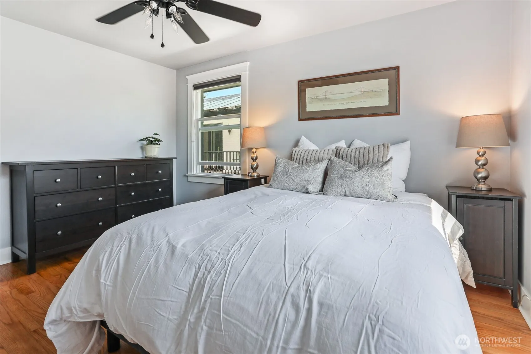 2617 32nd Avenue W, Seattle, WA 98199
