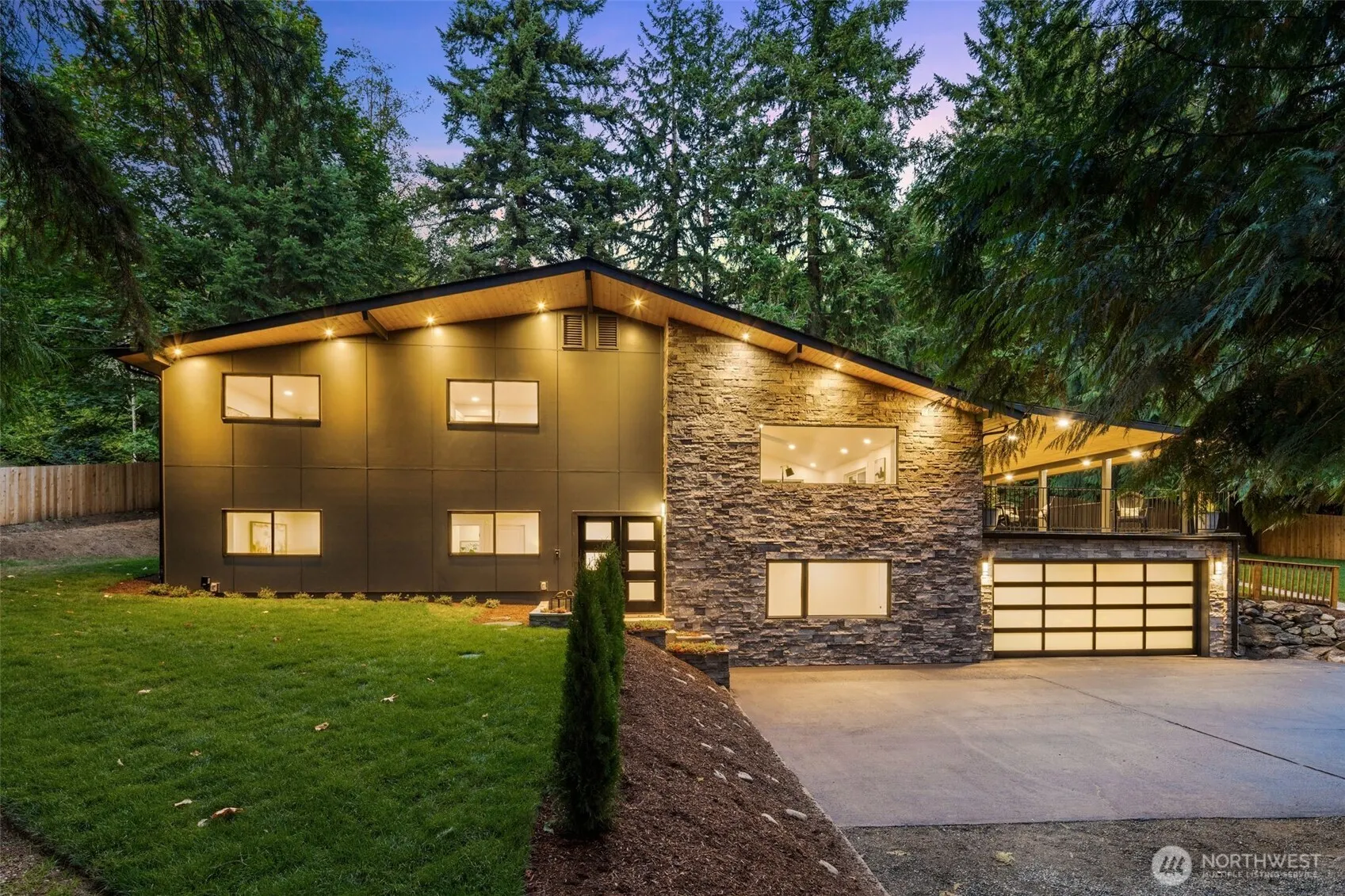 14838 SE 200th , Renton, WA 98059