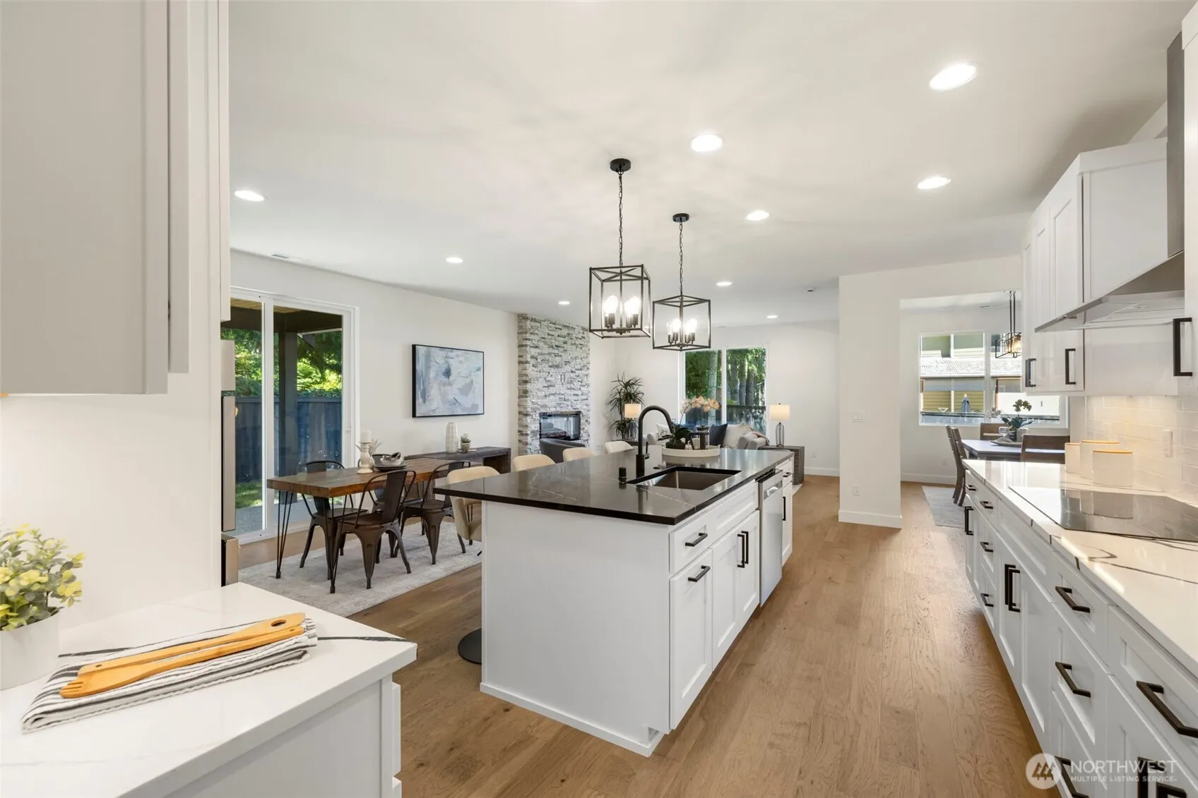 13332 Lake Road , Lynnwood, WA 98087