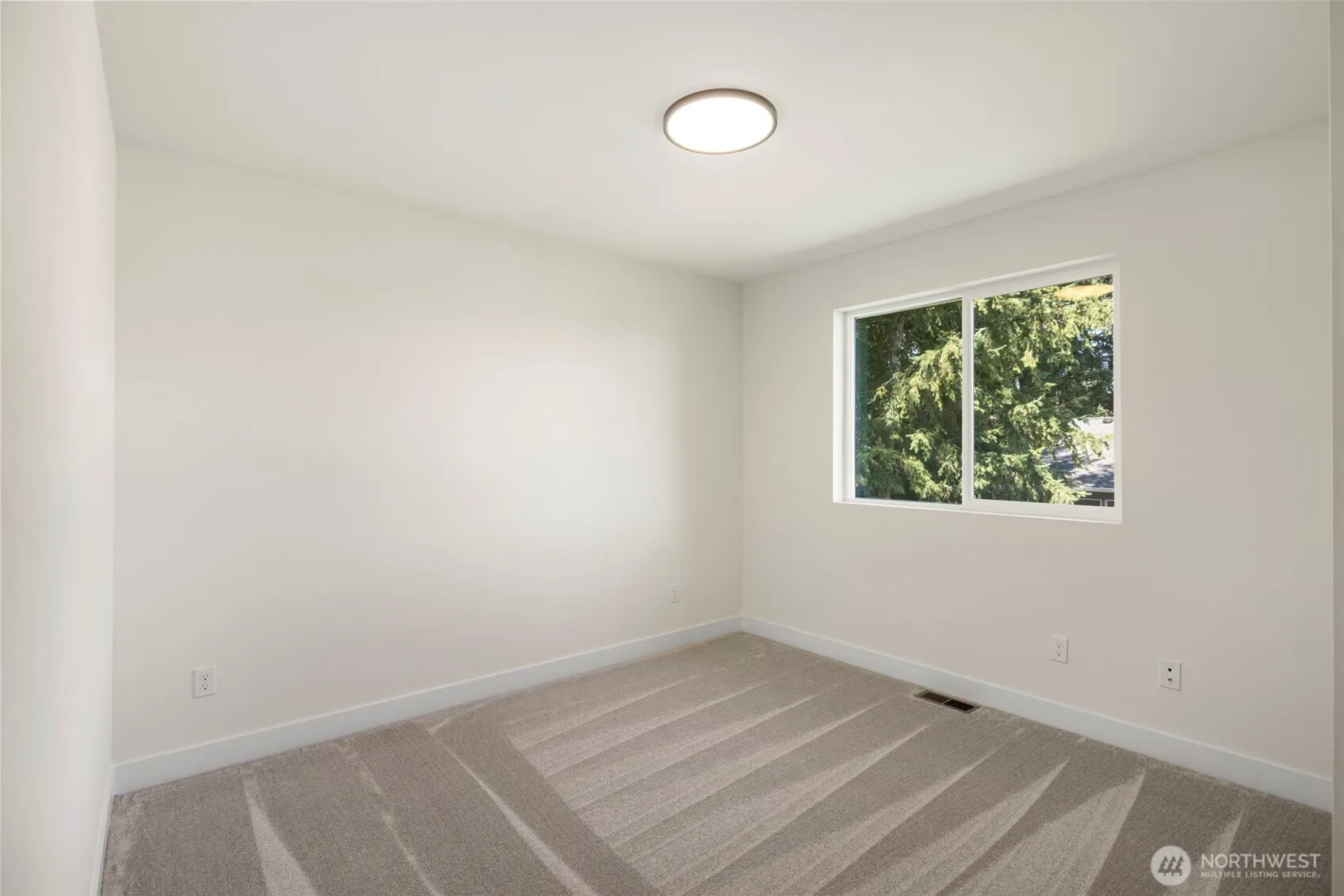 13332 Lake Road , Lynnwood, WA 98087