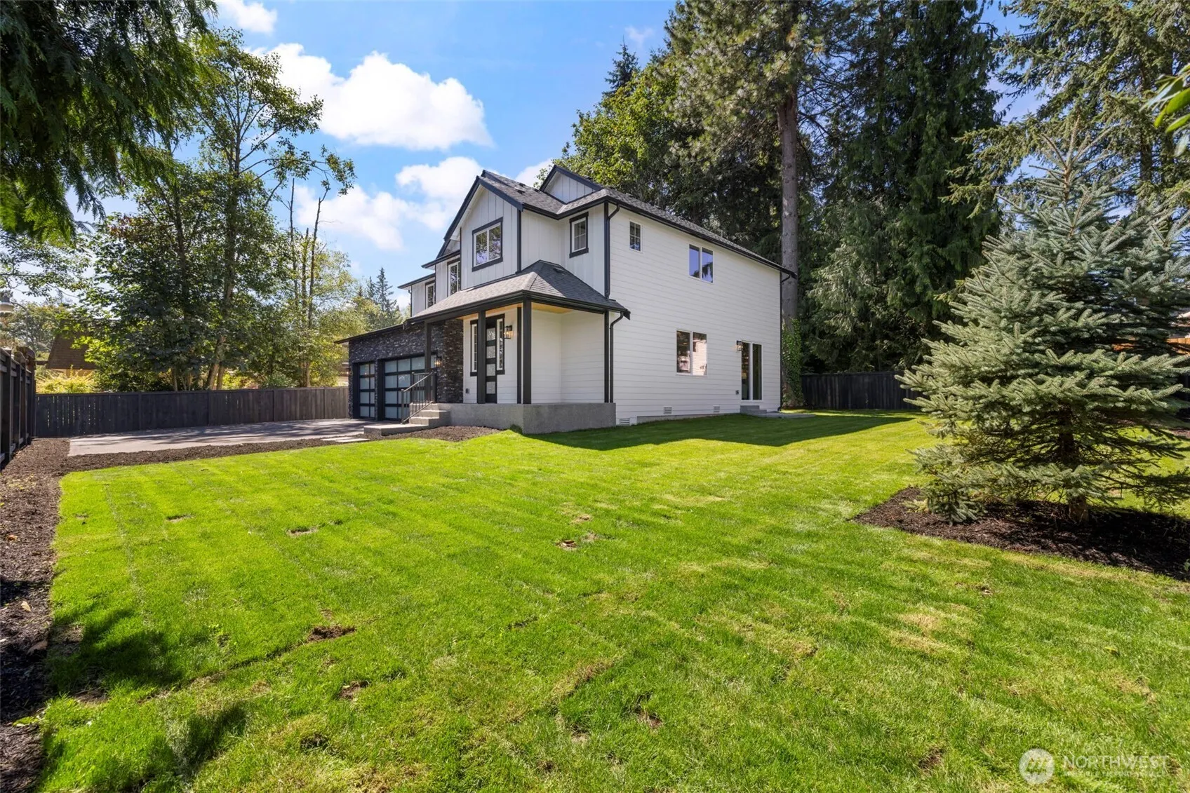 13332 Lake Road , Lynnwood, WA 98087