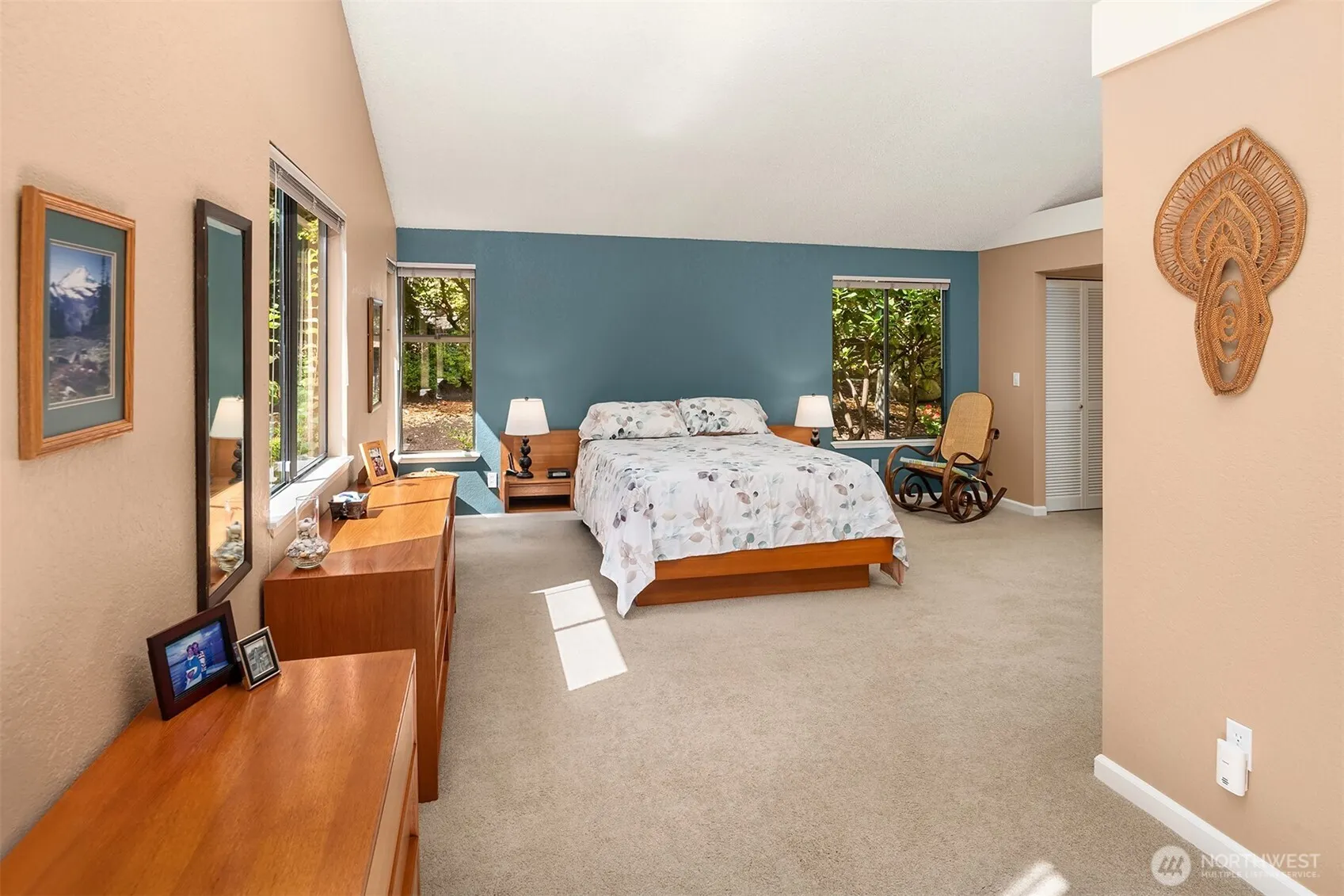 18939 NE 20th Court , Redmond, WA 98052