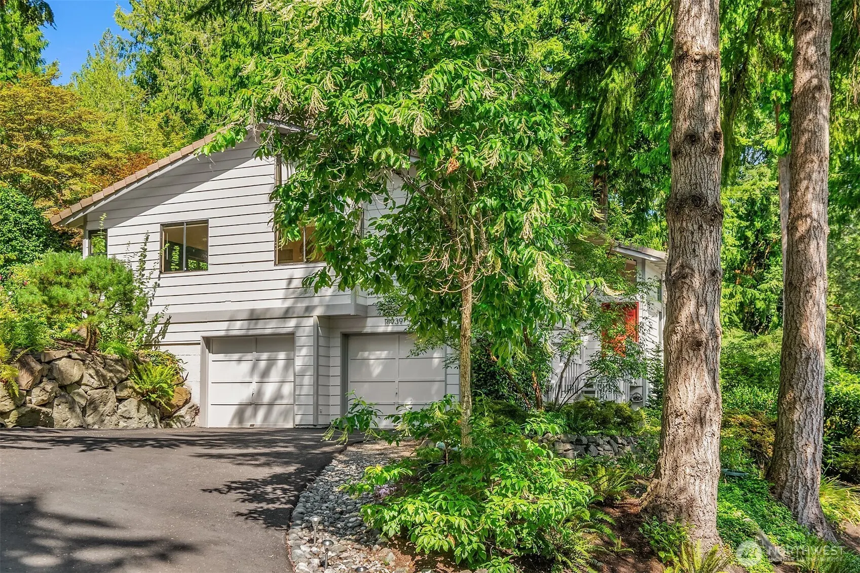 18939 NE 20th Court , Redmond, WA 98052