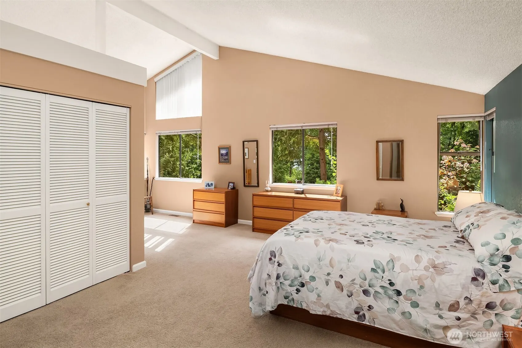 18939 NE 20th Court , Redmond, WA 98052