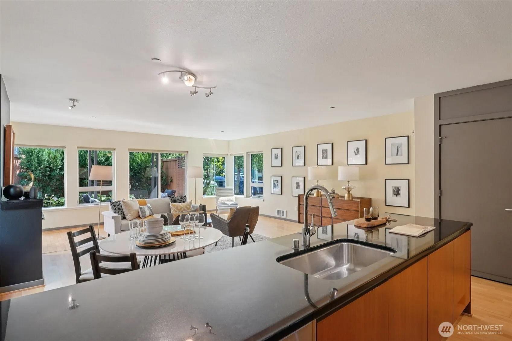 4217 Fremont Avenue N #2, Seattle, WA 98103