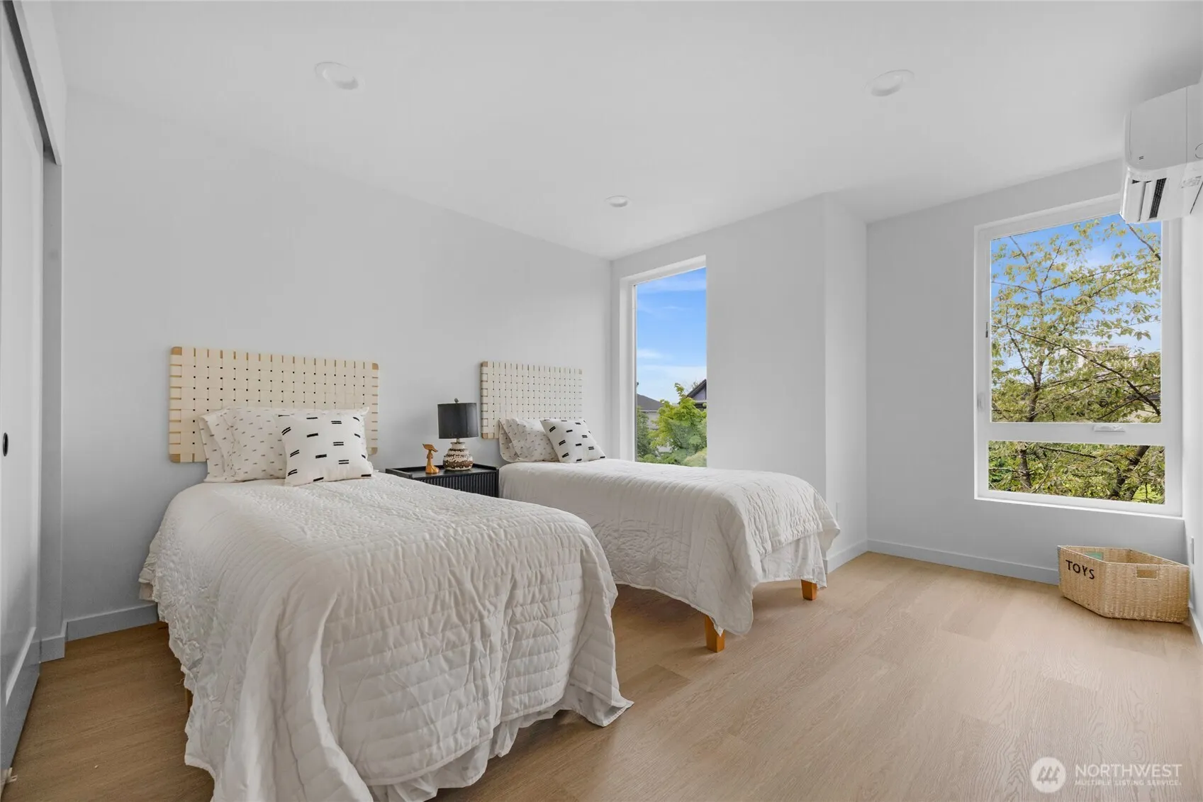 922 16th Avenue #A, Seattle, WA 98122