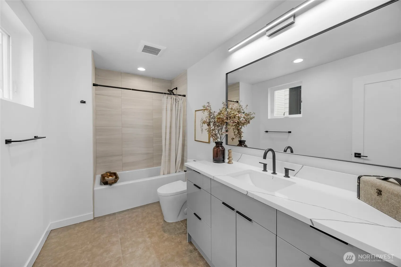 922 16th Avenue #A, Seattle, WA 98122