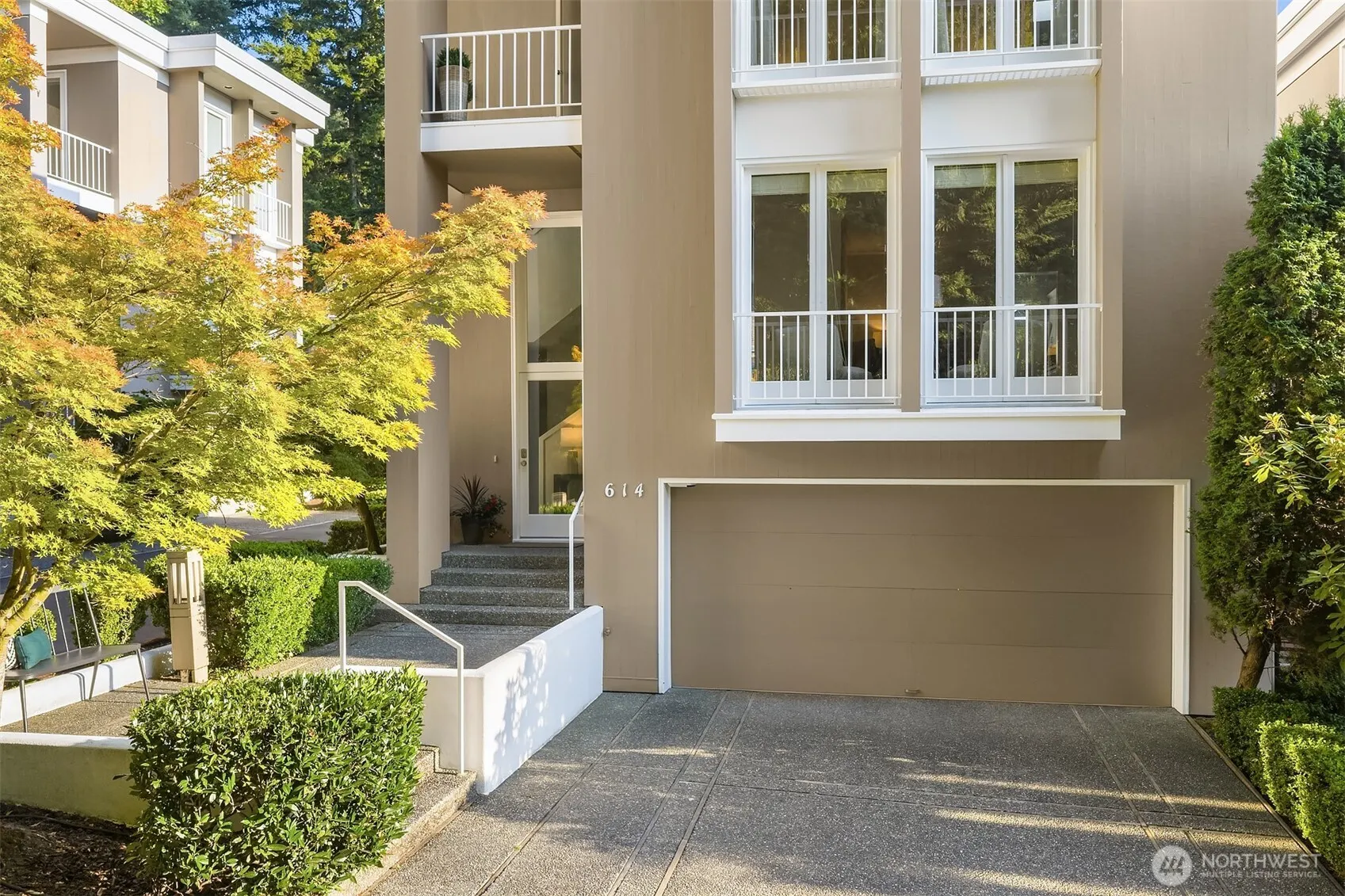 614 Bellevue Way SE #C1, Bellevue, WA 98004