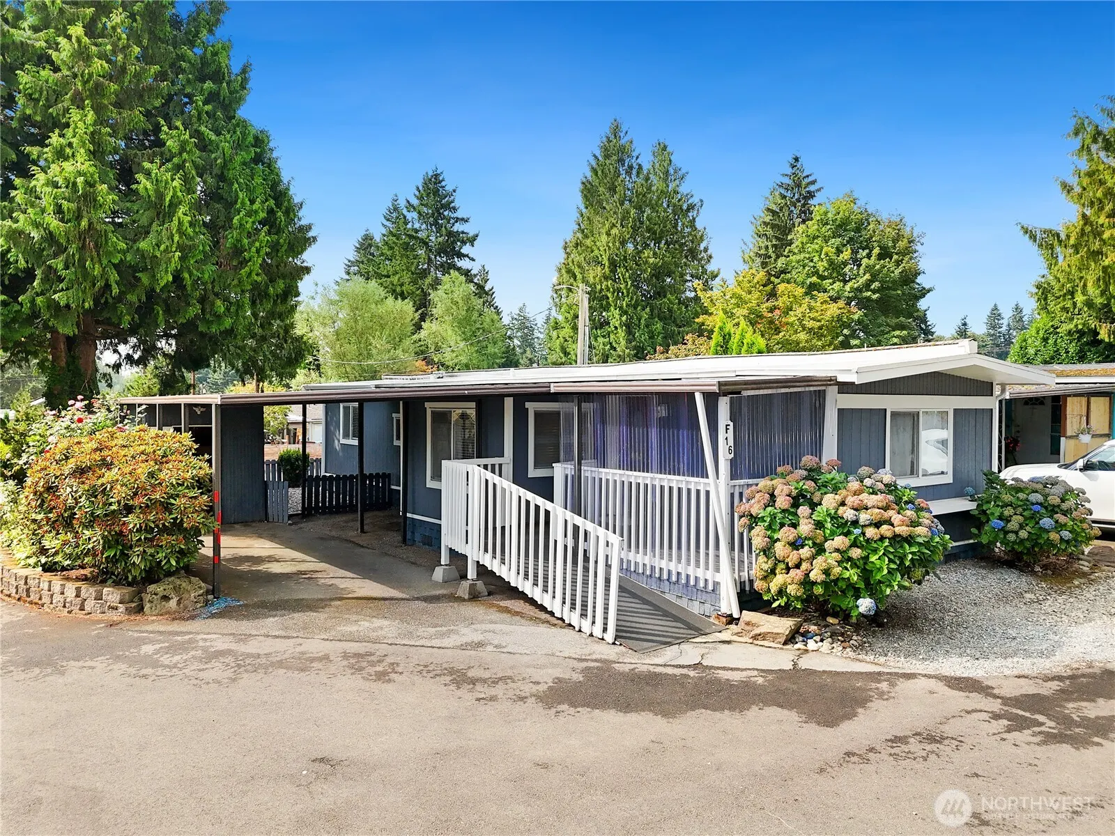 415 Lakeview Road #F16, Lynnwood, WA 98087