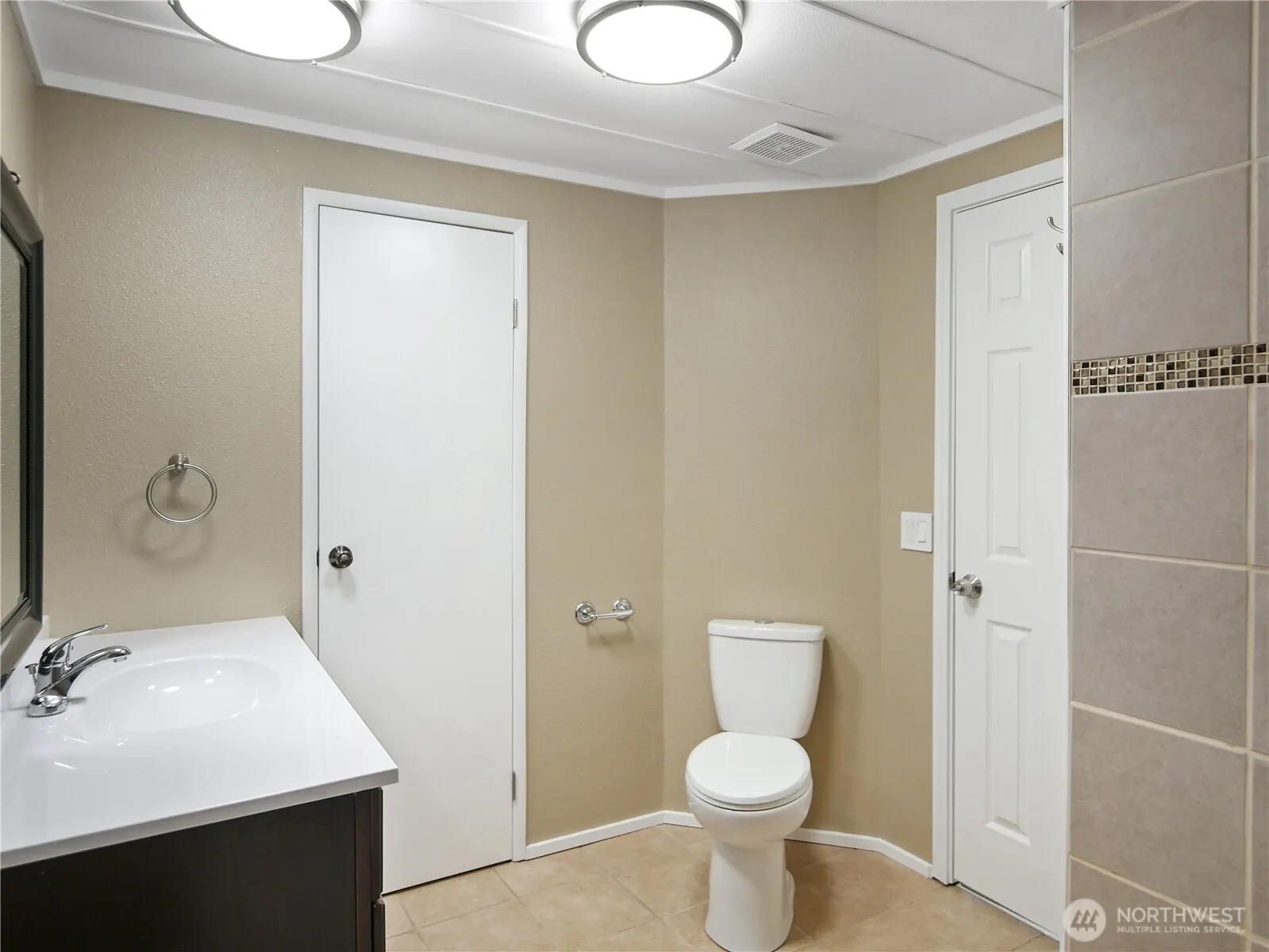 415 Lakeview Road #F16, Lynnwood, WA 98087