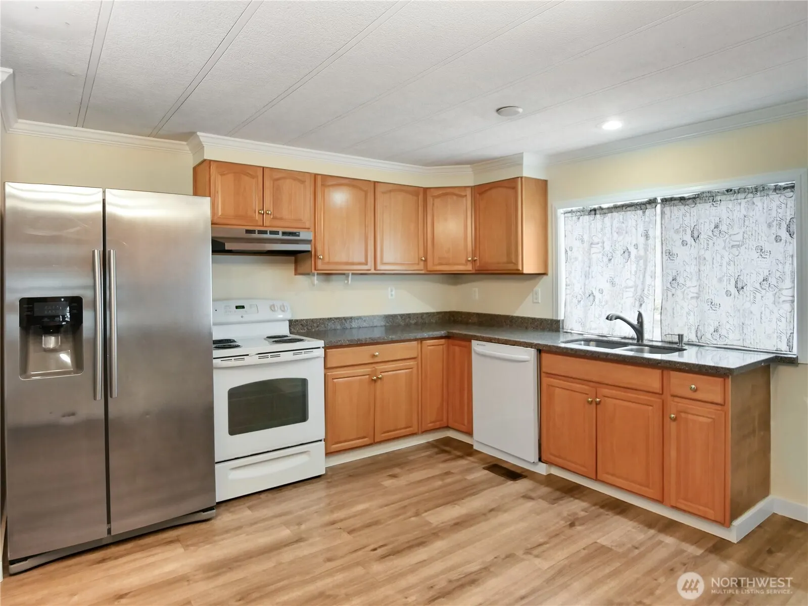 415 Lakeview Road #F16, Lynnwood, WA 98087