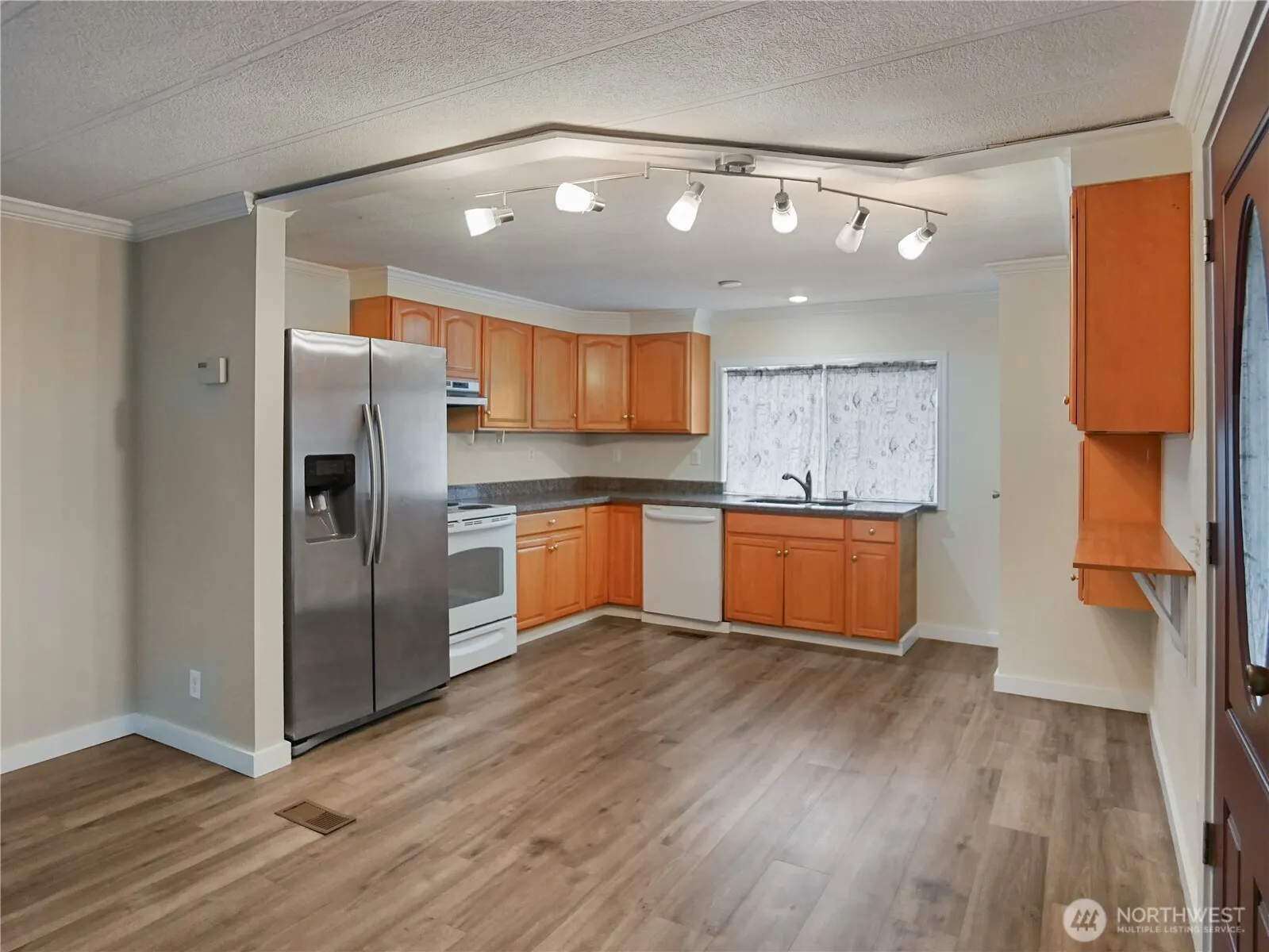 415 Lakeview Road #F16, Lynnwood, WA 98087