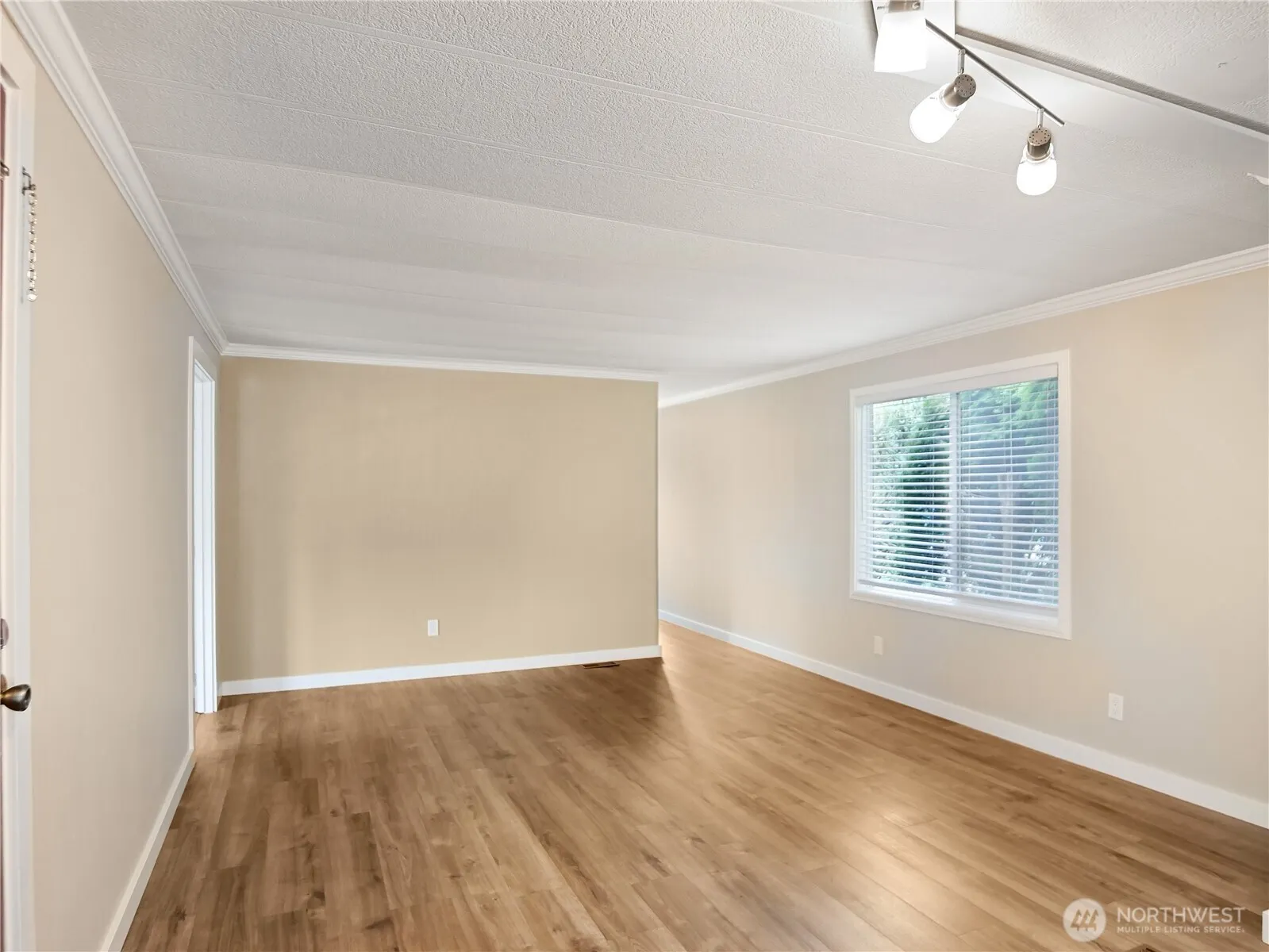 415 Lakeview Road #F16, Lynnwood, WA 98087