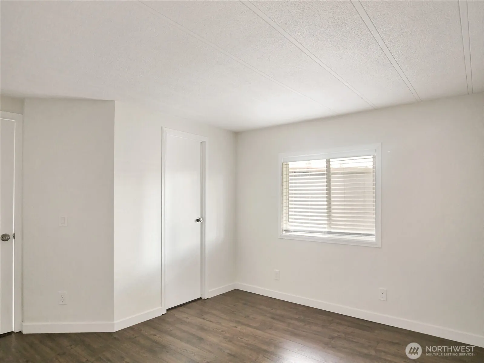 415 Lakeview Road #F16, Lynnwood, WA 98087
