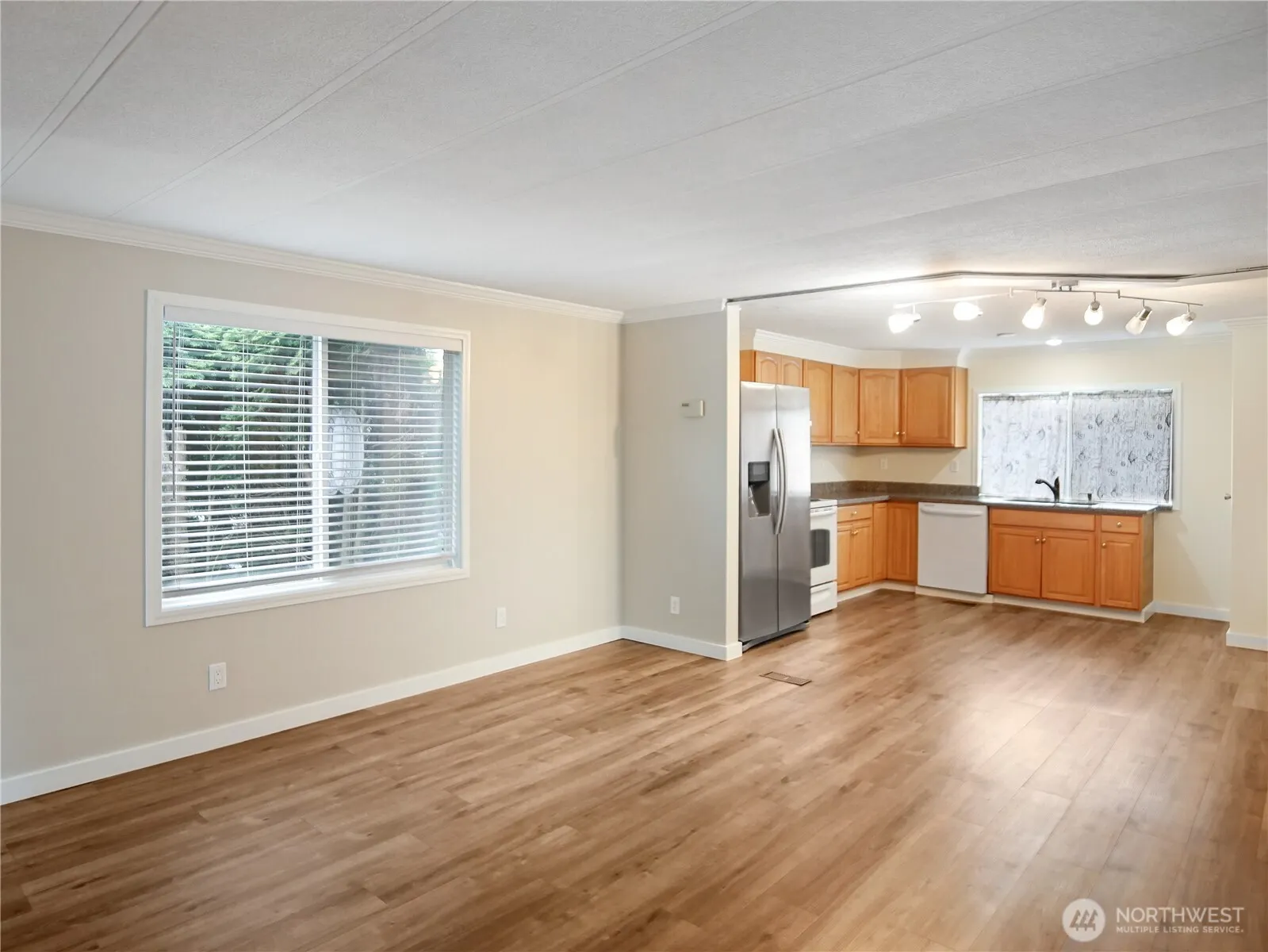 415 Lakeview Road #F16, Lynnwood, WA 98087