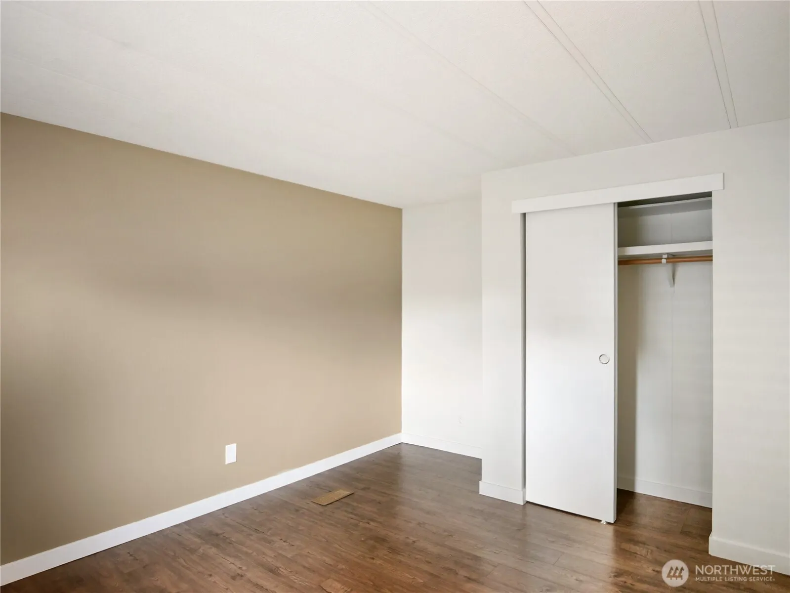 415 Lakeview Road #F16, Lynnwood, WA 98087