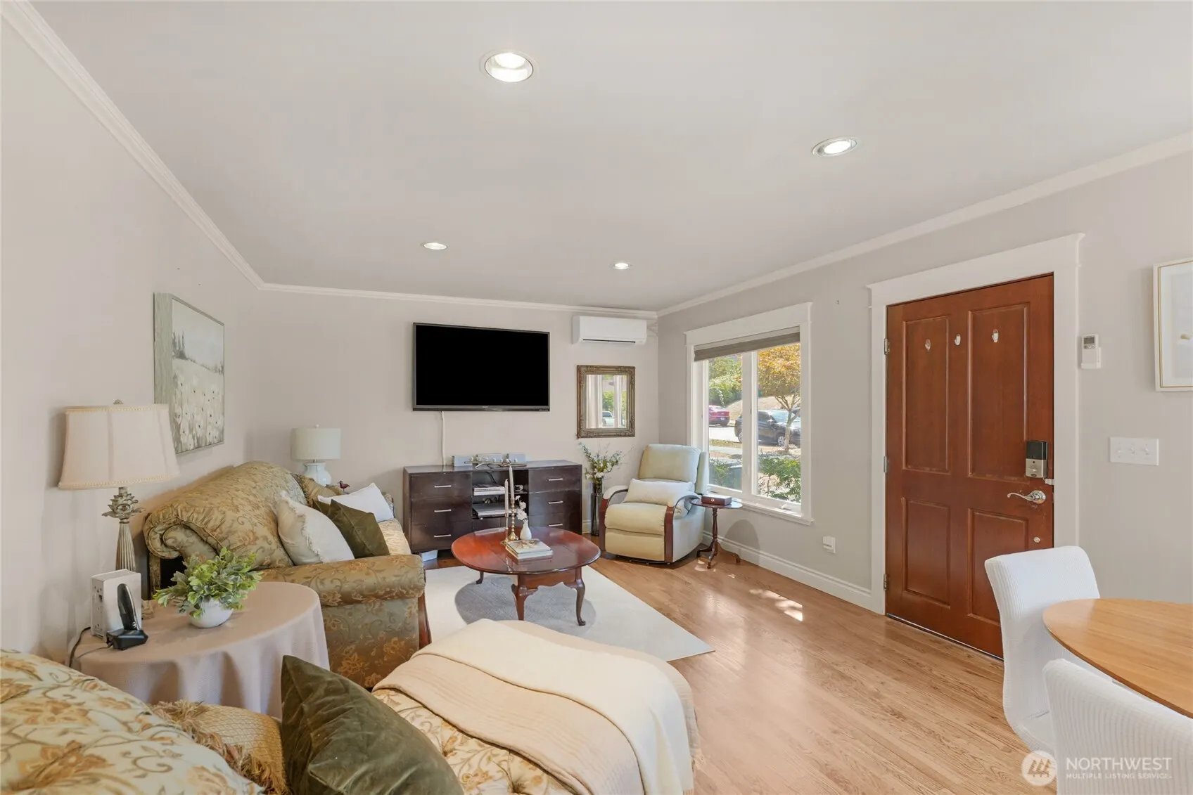 4220 49th Avenue S, Seattle, WA 98118