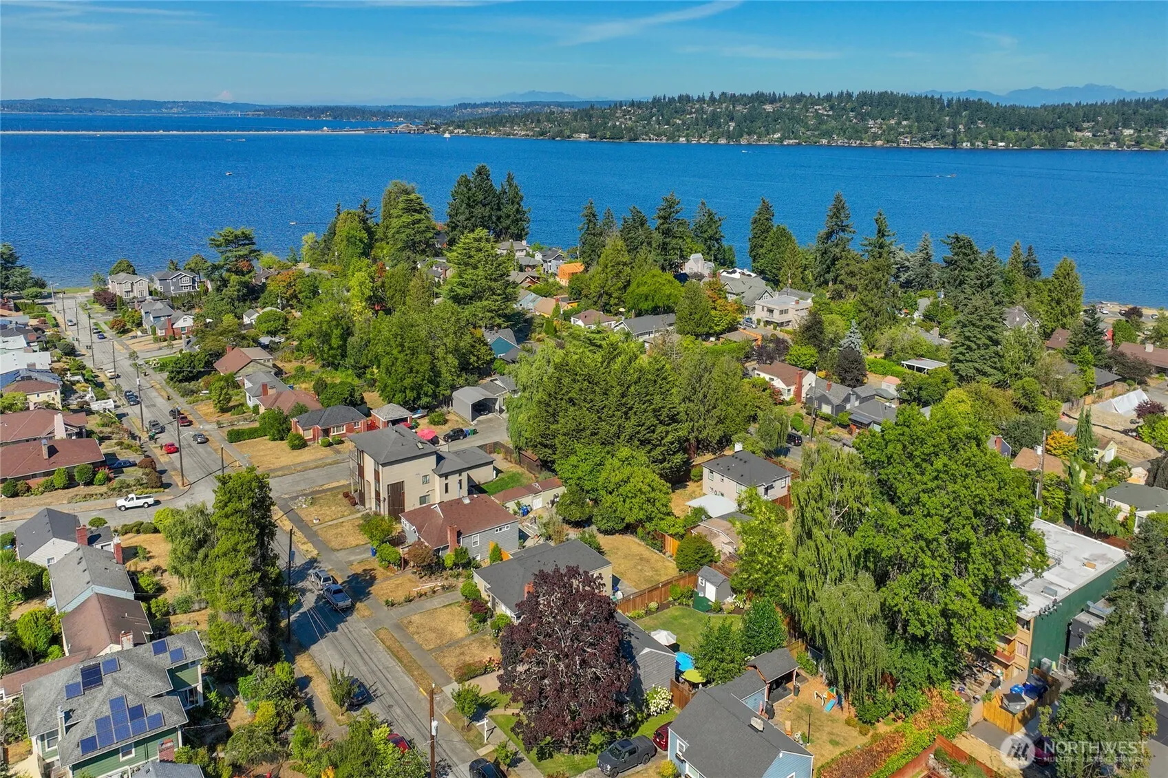 4220 49th Avenue S, Seattle, WA 98118
