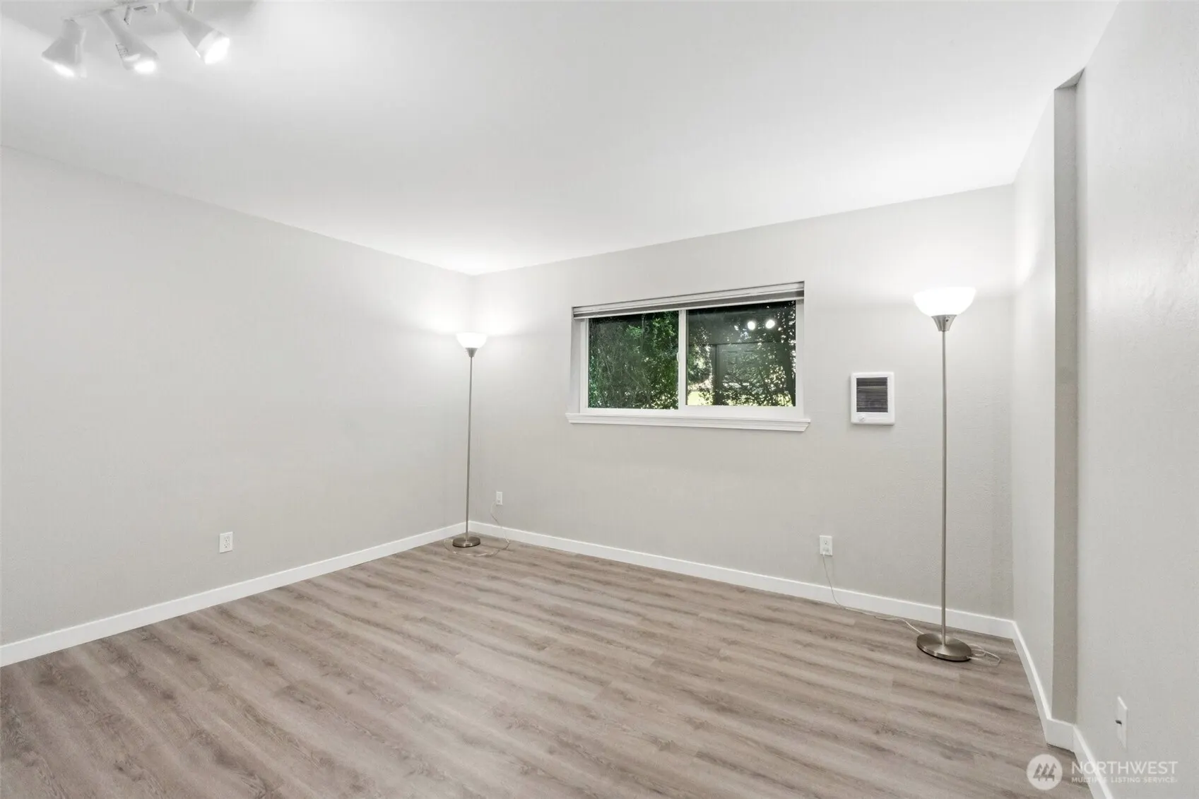 14717 NE 44th Pl #R7, Bellevue, WA 98007
