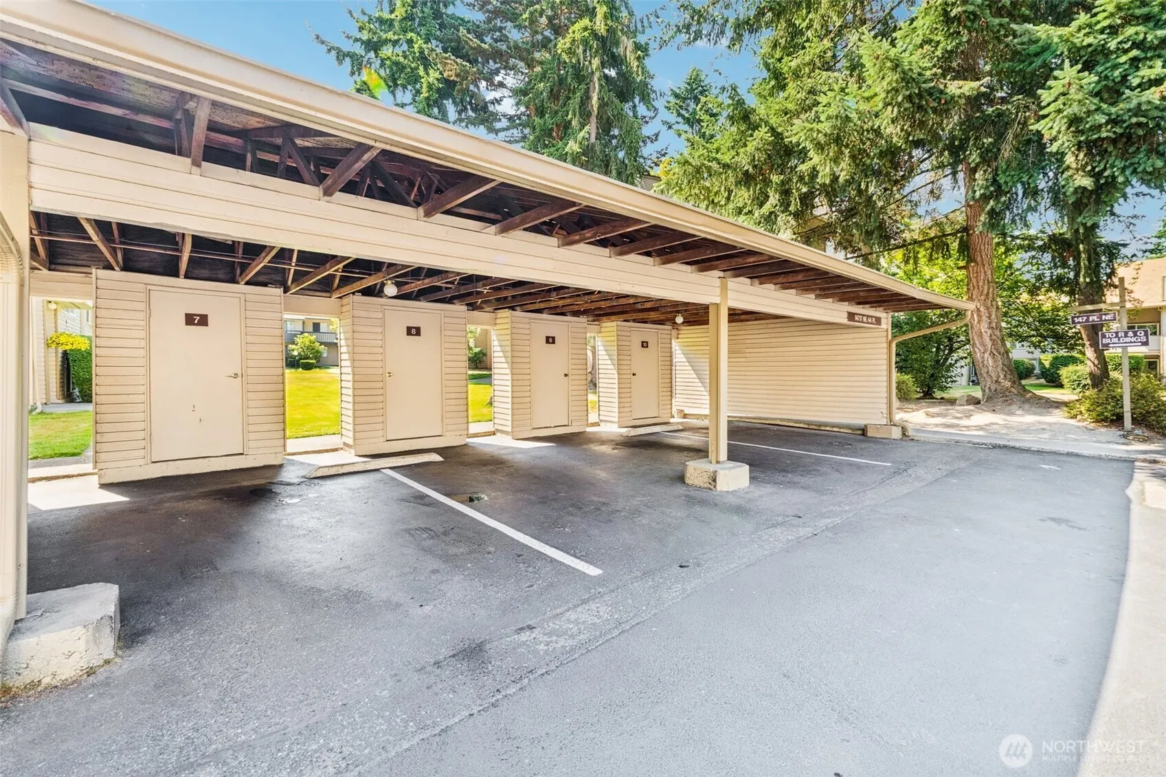 14717 NE 44th Pl #R7, Bellevue, WA 98007