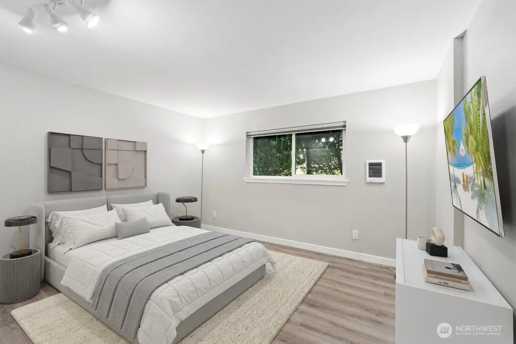 14717 NE 44th Pl #R7, Bellevue, WA 98007