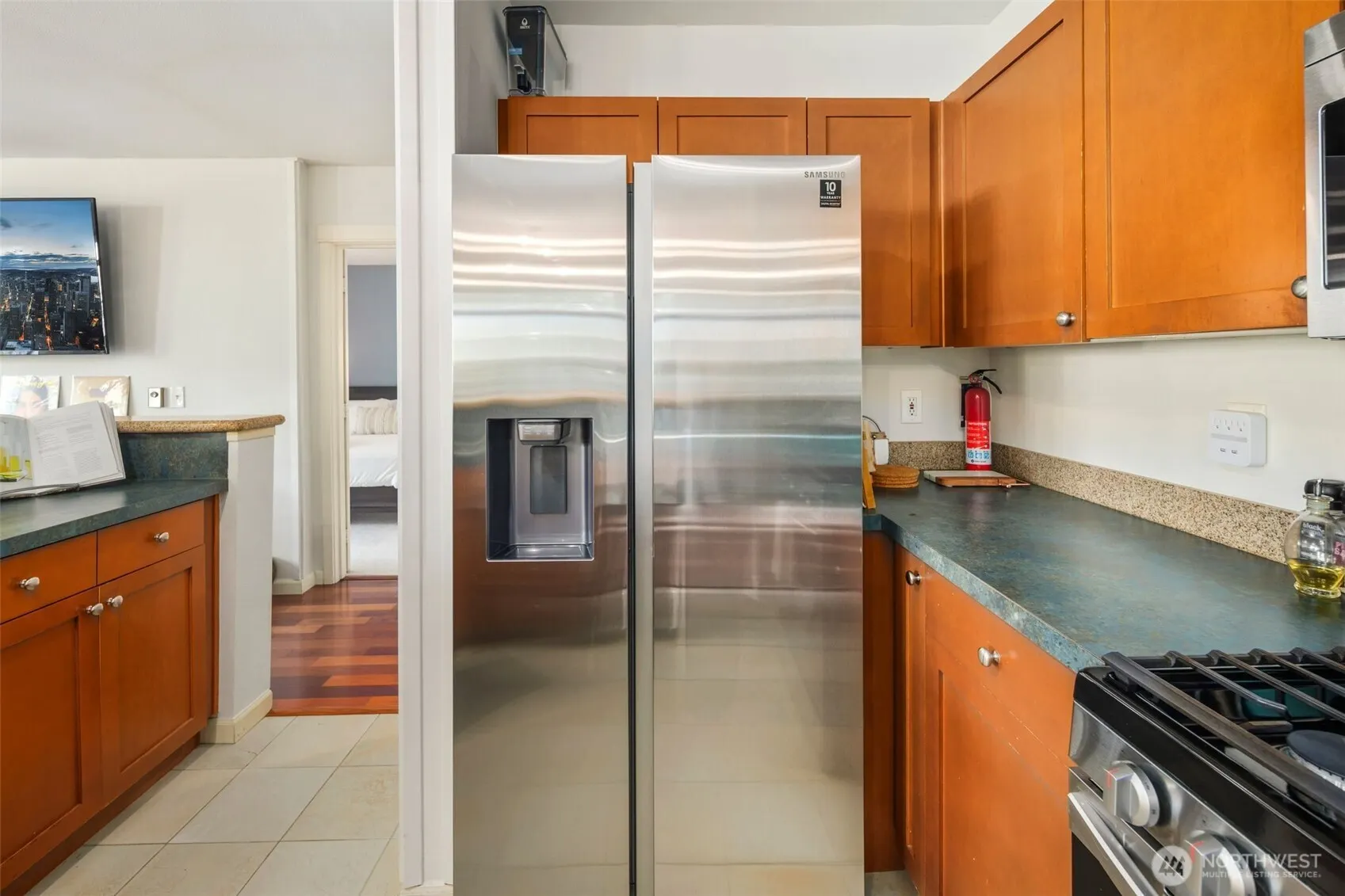 1000 Aurora Avenue N #N210, Seattle, WA 98109