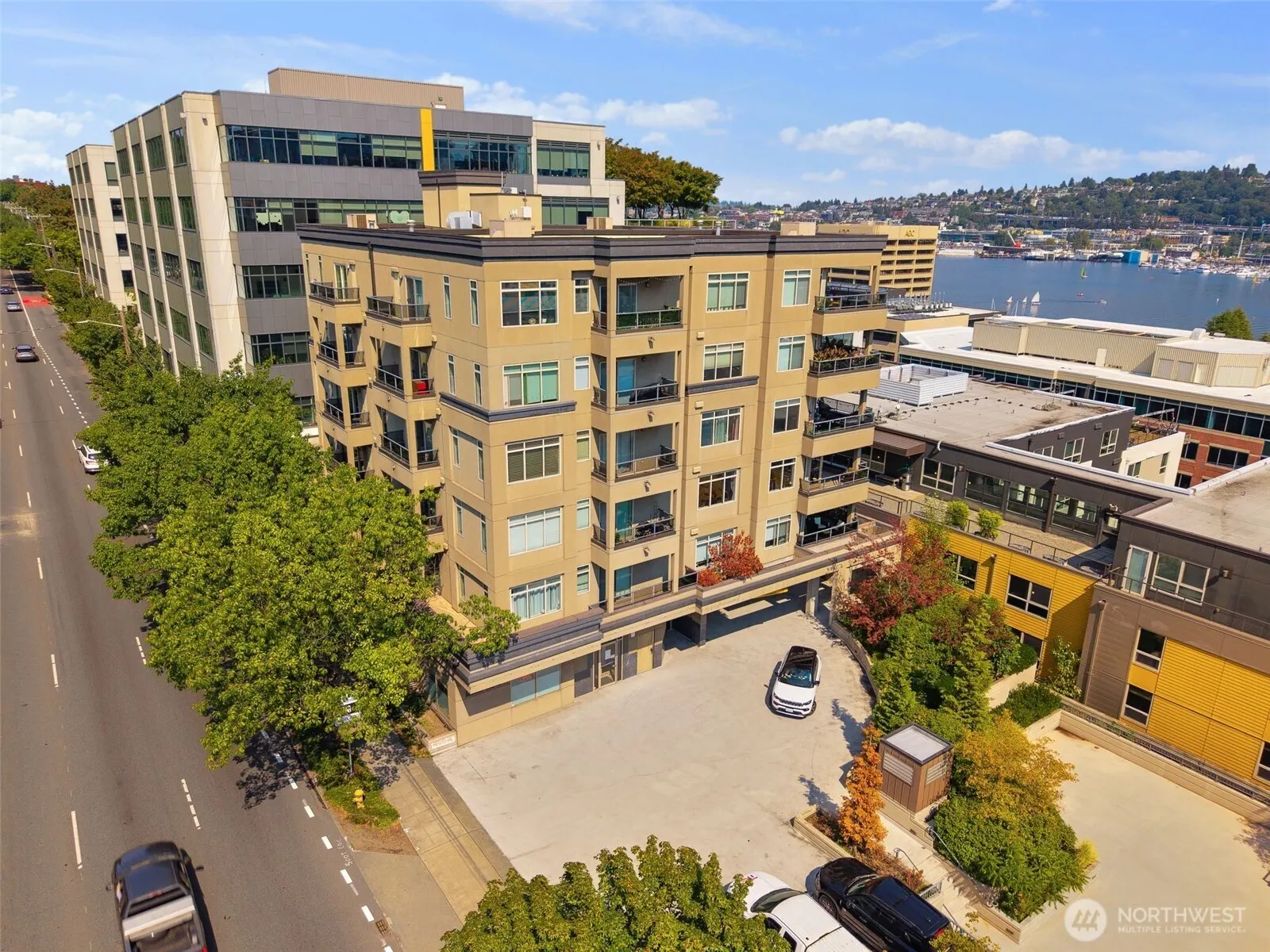 1000 Aurora Avenue N #N210, Seattle, WA 98109