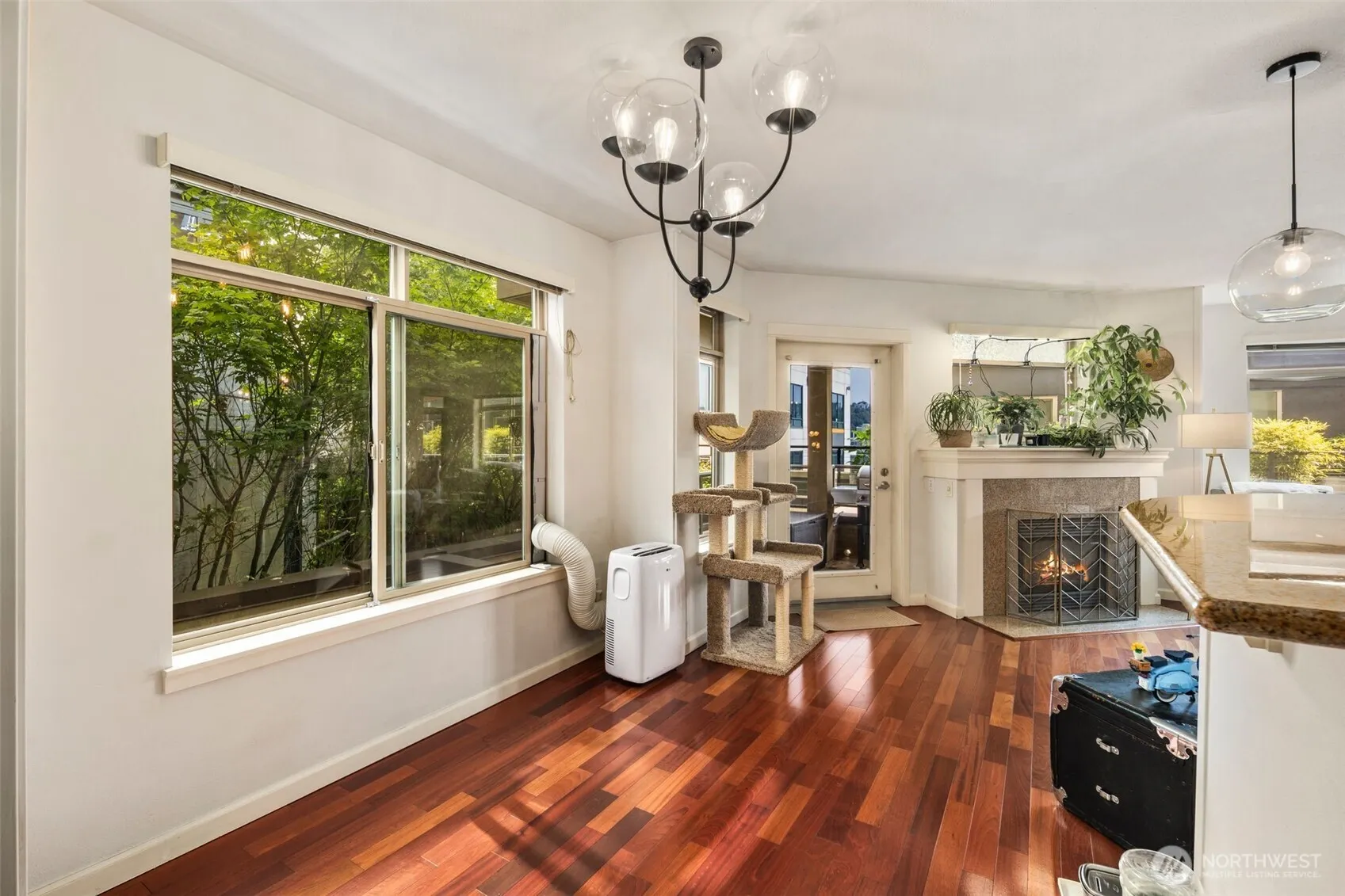 1000 Aurora Avenue N #N210, Seattle, WA 98109