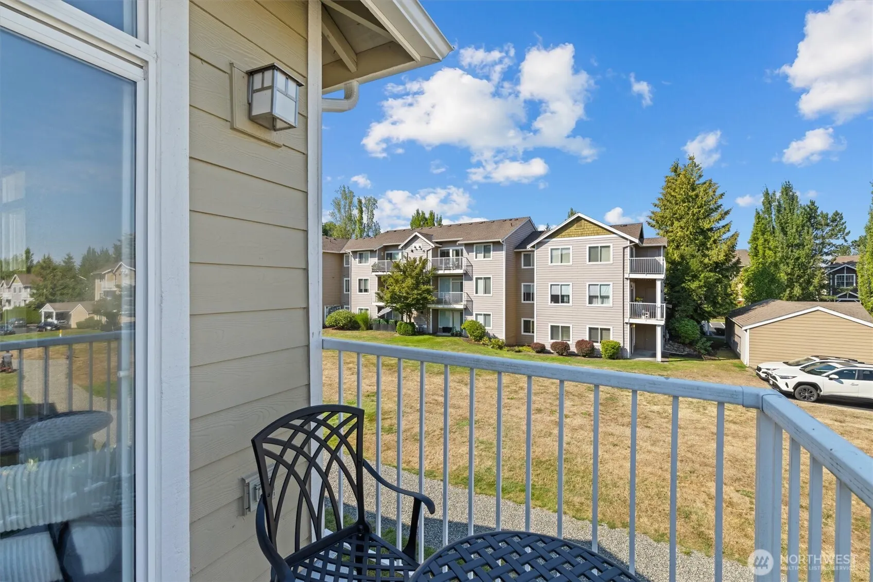573 241st Lane SE ##4, Sammamish, WA 98074