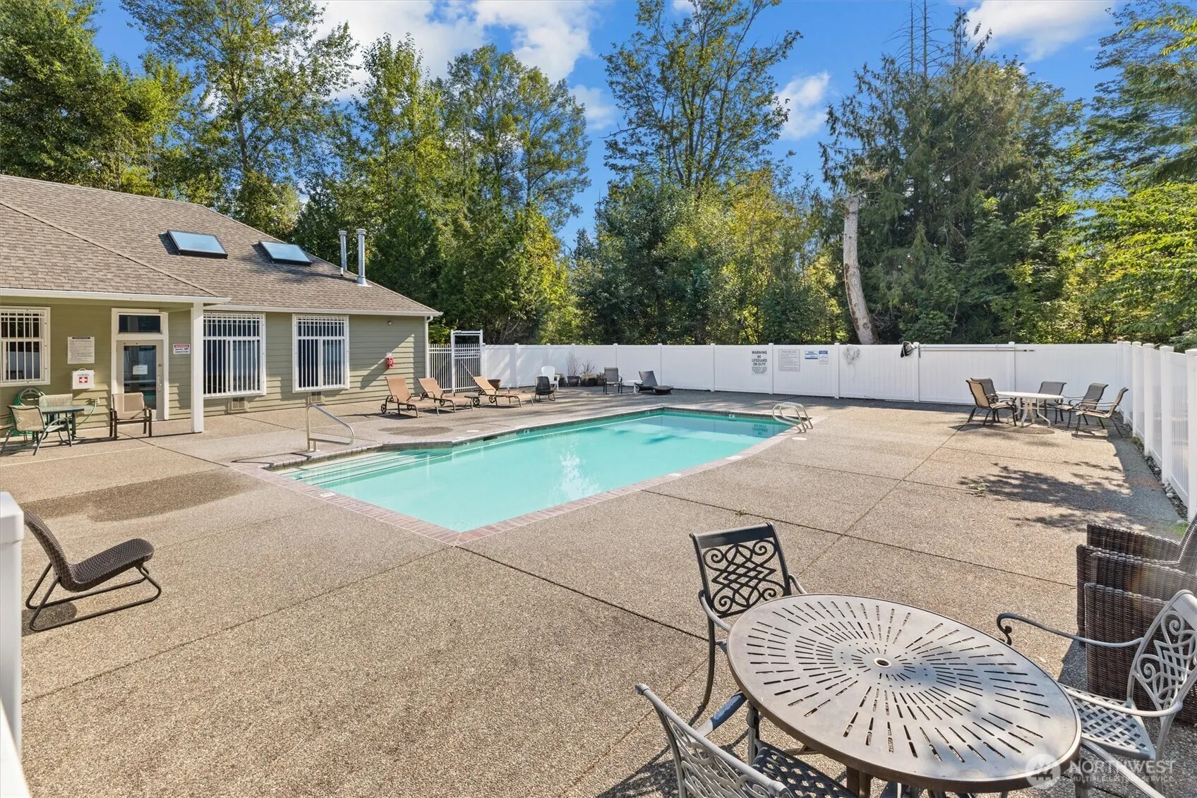 573 241st Lane SE ##4, Sammamish, WA 98074