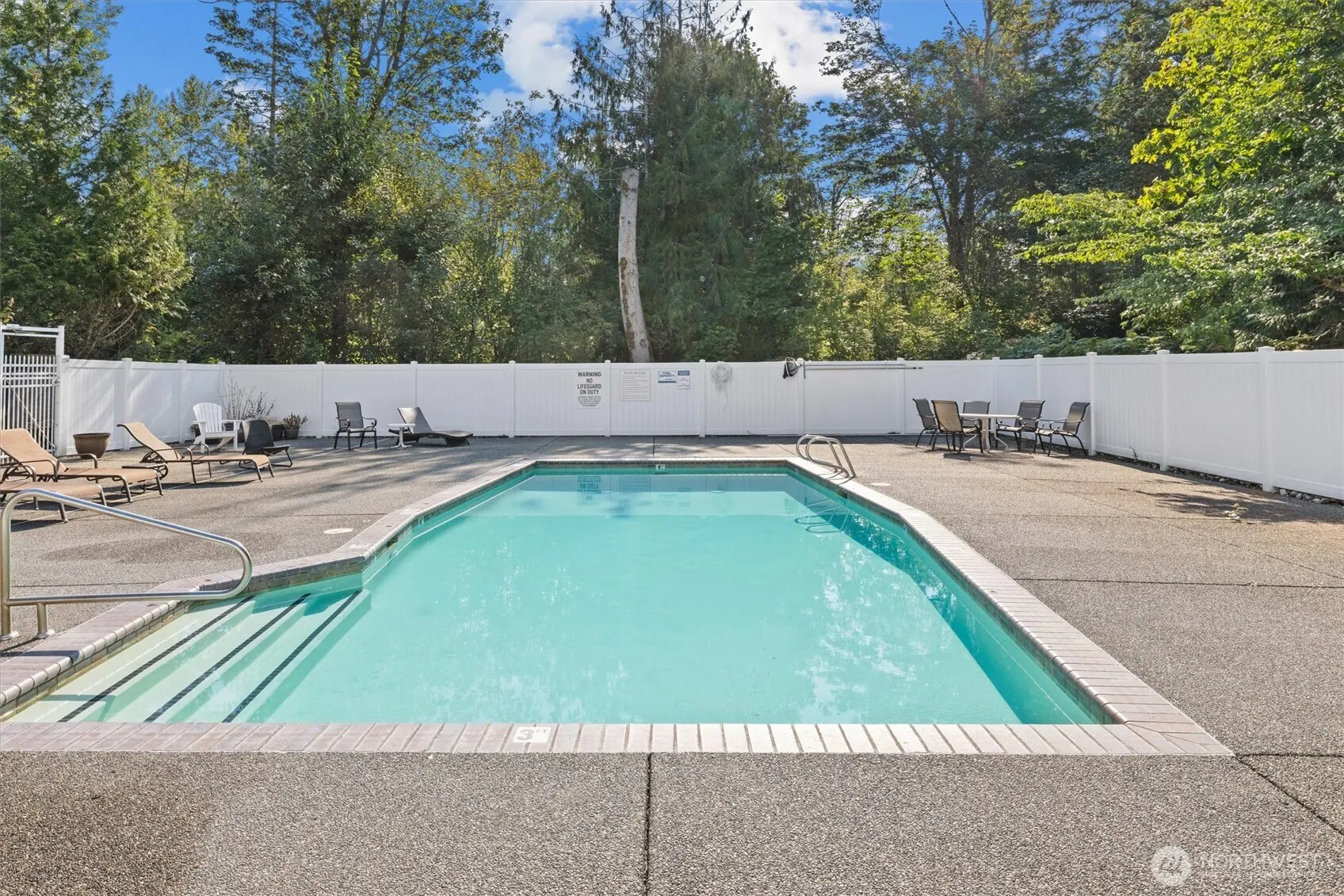 573 241st Lane SE ##4, Sammamish, WA 98074