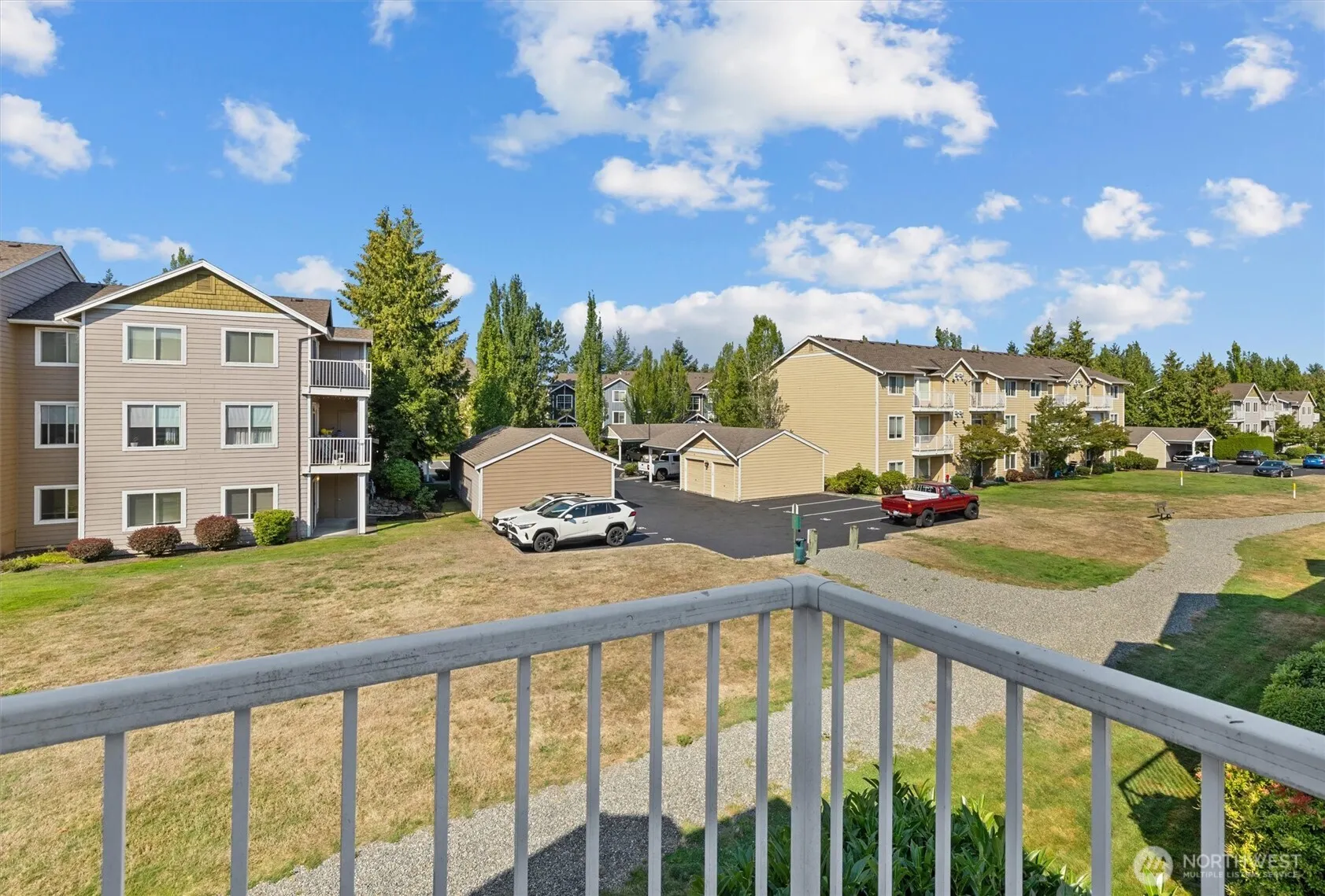 573 241st Lane SE ##4, Sammamish, WA 98074