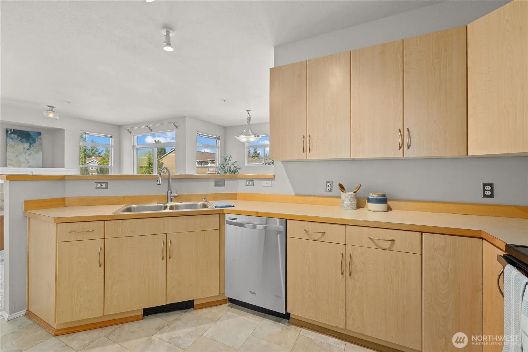 573 241st Lane SE ##4, Sammamish, WA 98074