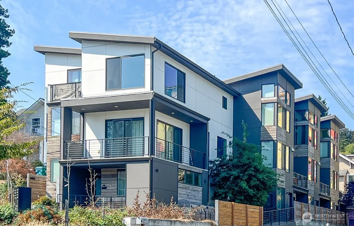 5031 35th Avenue S #D, Seattle, WA 98118