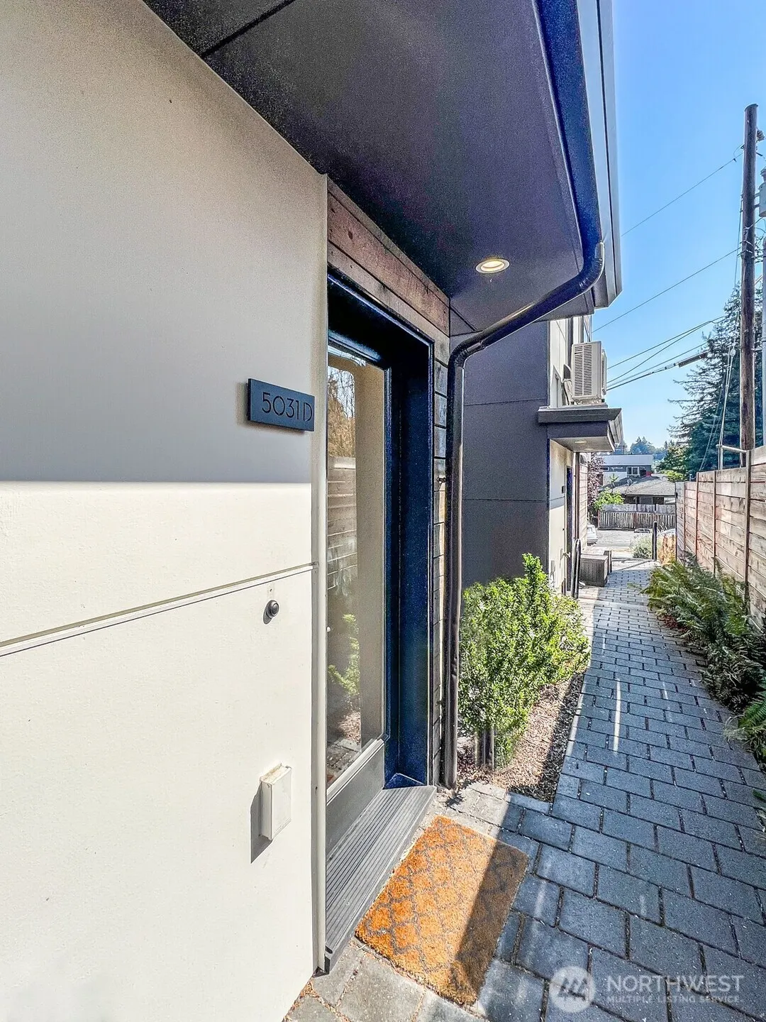 5031 35th Avenue S #D, Seattle, WA 98118